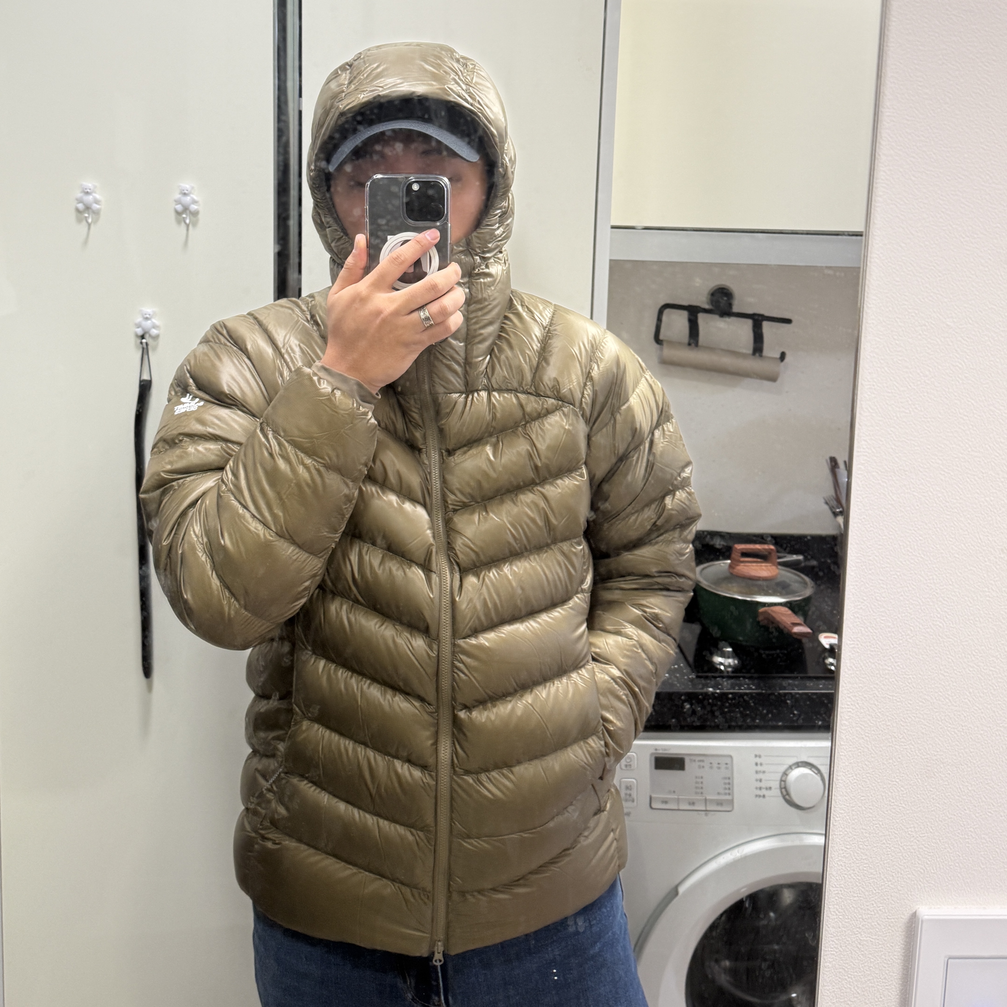 The North Face Summit Mattehorn RDS Down Jacket Khaki 착용 스타일