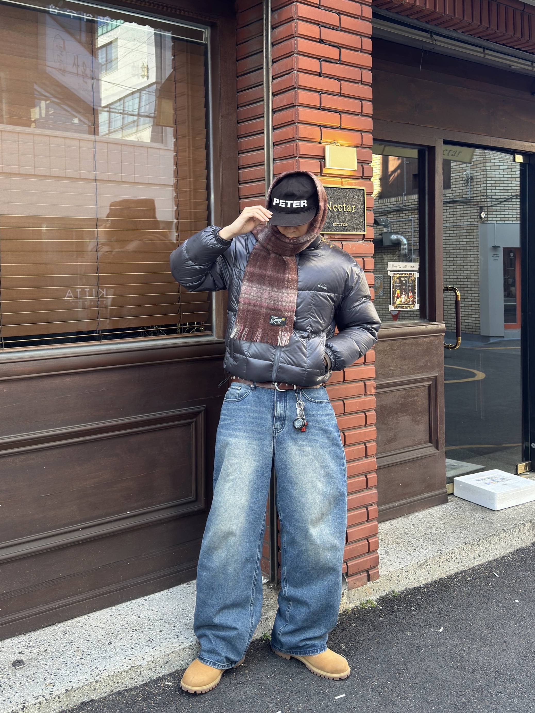 Wildthings Mountain Field Down Puffer Graphite 착용 스타일 - 6