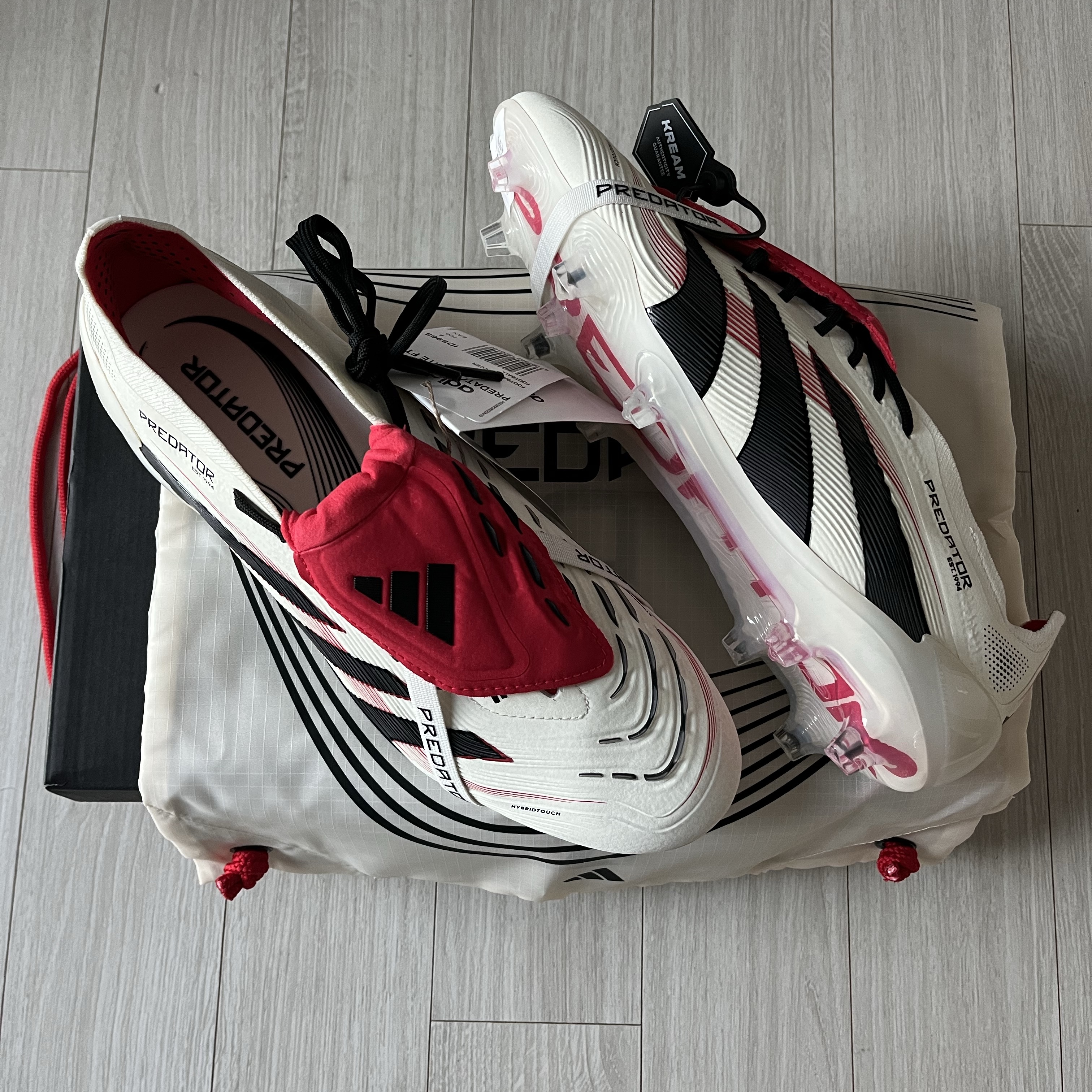 Adidas Predator Elite Foldover Tongue FG Off White Core Black 착용 스타일
