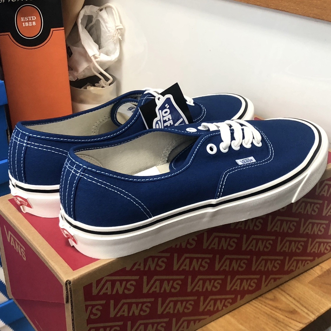 Vans Authentic 44 DX Anaheim Factory Blue 착용 스타일