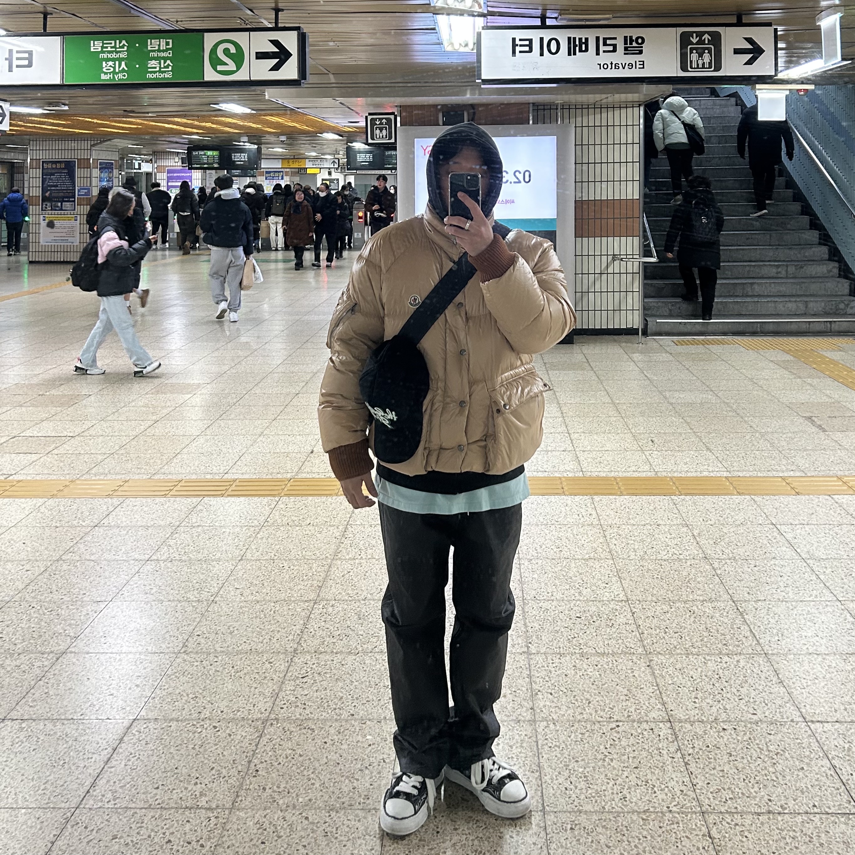Moncler Martineau Short Down Jacket Camel - 21FW, Yeezy YZY Zip-Up Hoodie Black 착용 스타일