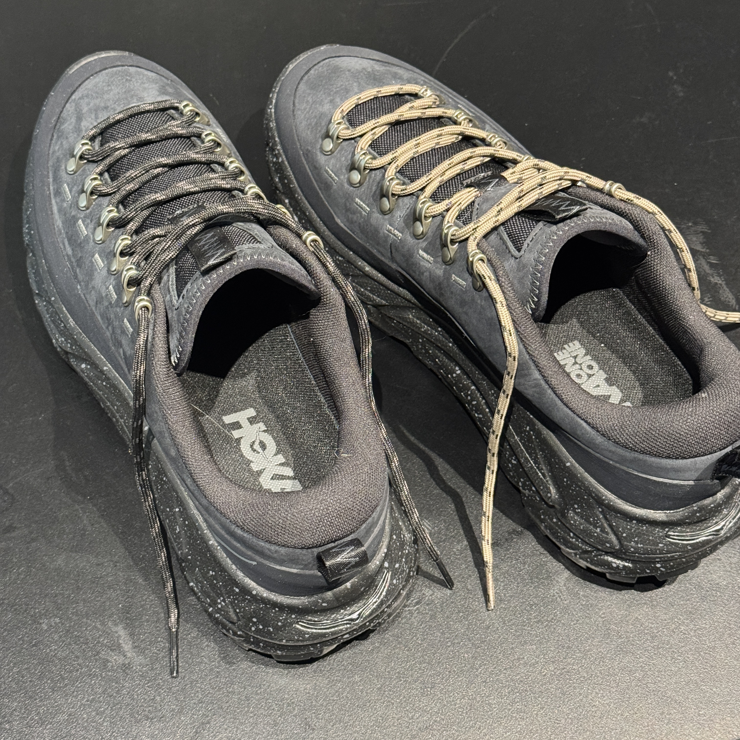 Hoka Tor Summit 2 Black 착용 스타일 - 2