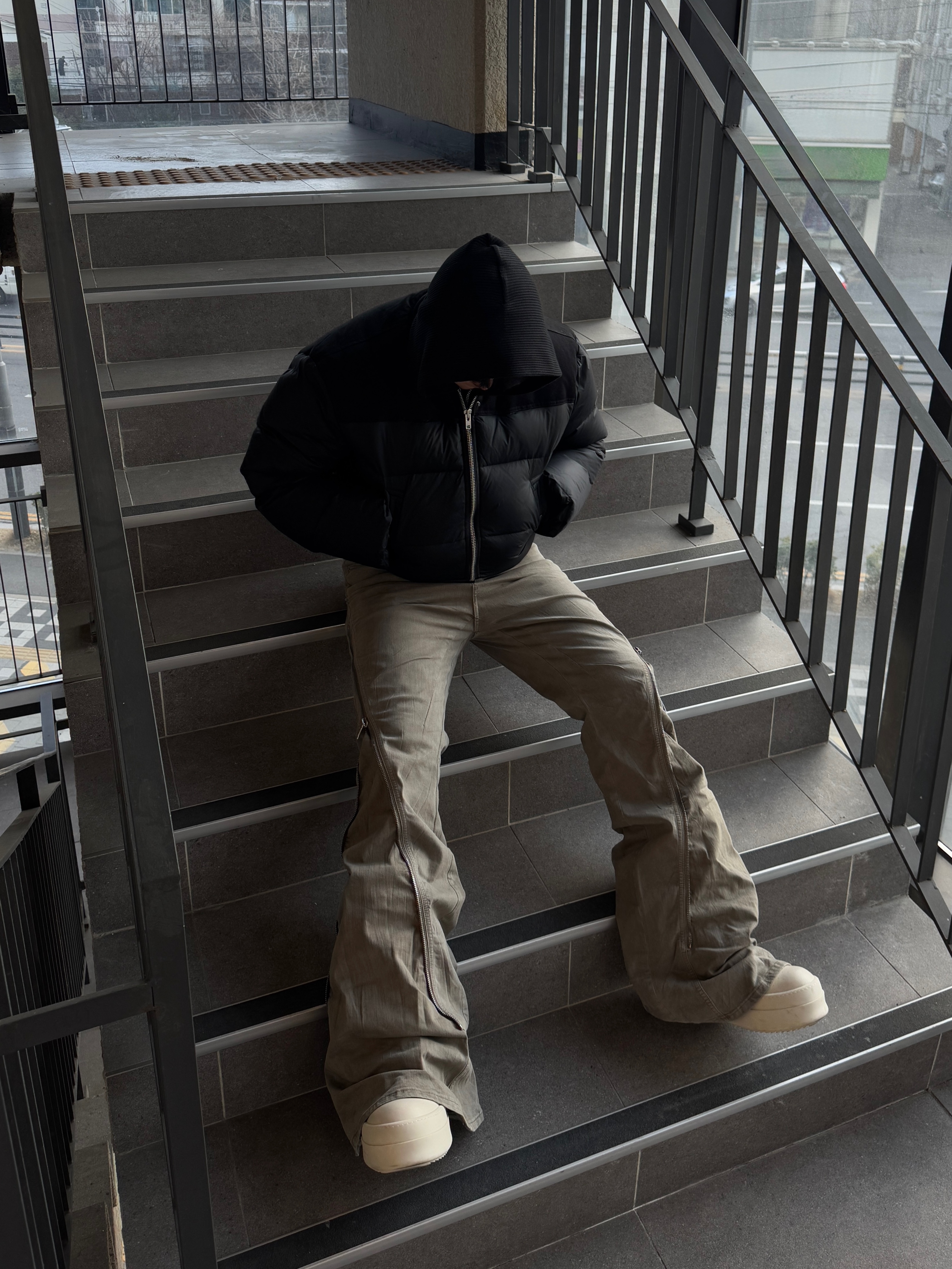 Haleine Cropped Duck Down Bomber Jacket Black (VJ419) 착용 스타일