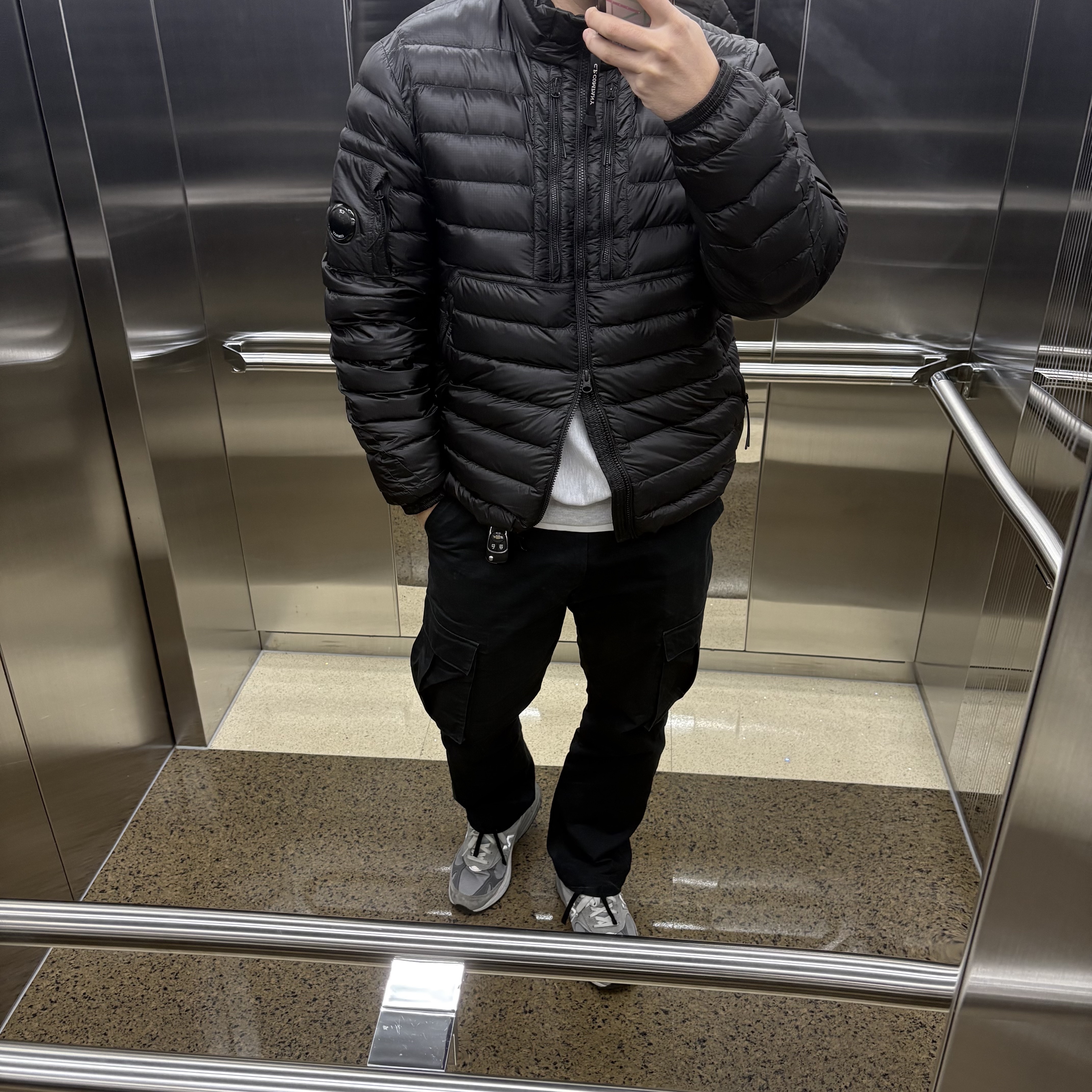 C.P. Company D.D. Shell Collar Zip Down Jacket Black - 24FW, New Balance 993 Made in USA Grey - D Standard 착용 스타일