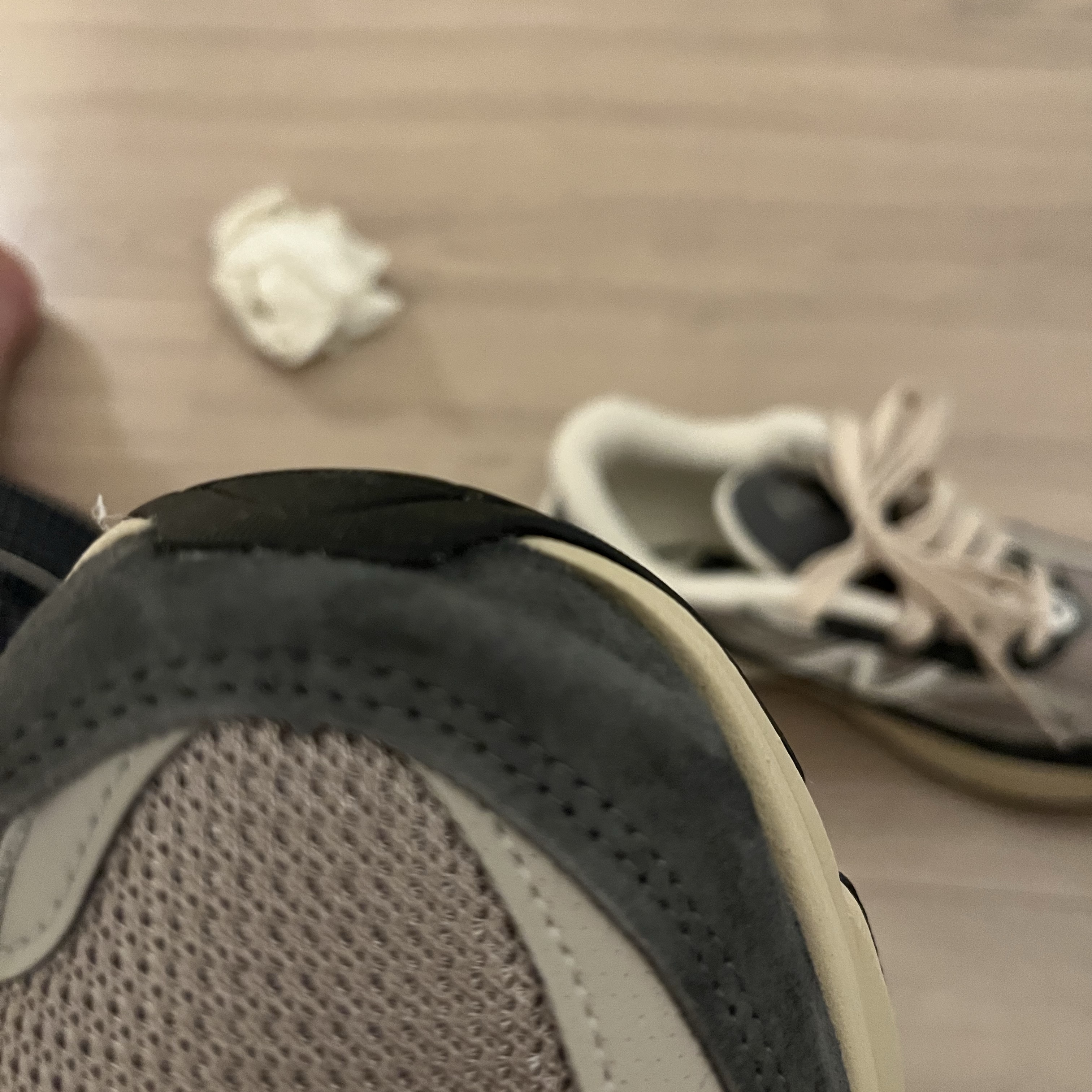 New Balance 990v6 Made in USA Castlerock Moonrock 착용 스타일 - 1