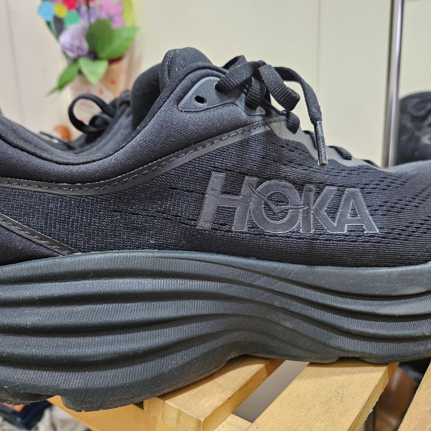 Hoka Bondi 8 Black - Wide 착용 스타일