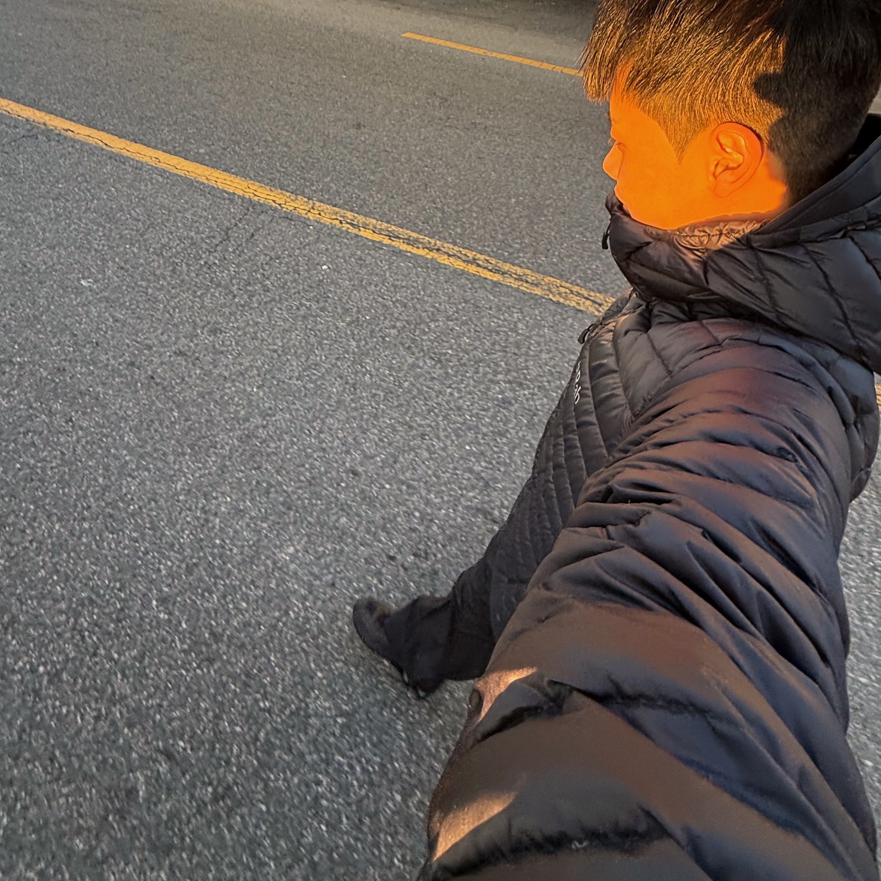 (W) Nike Shox R4 Black, Rab Microlight Alpine Jacket Black 착용 스타일 - 2
