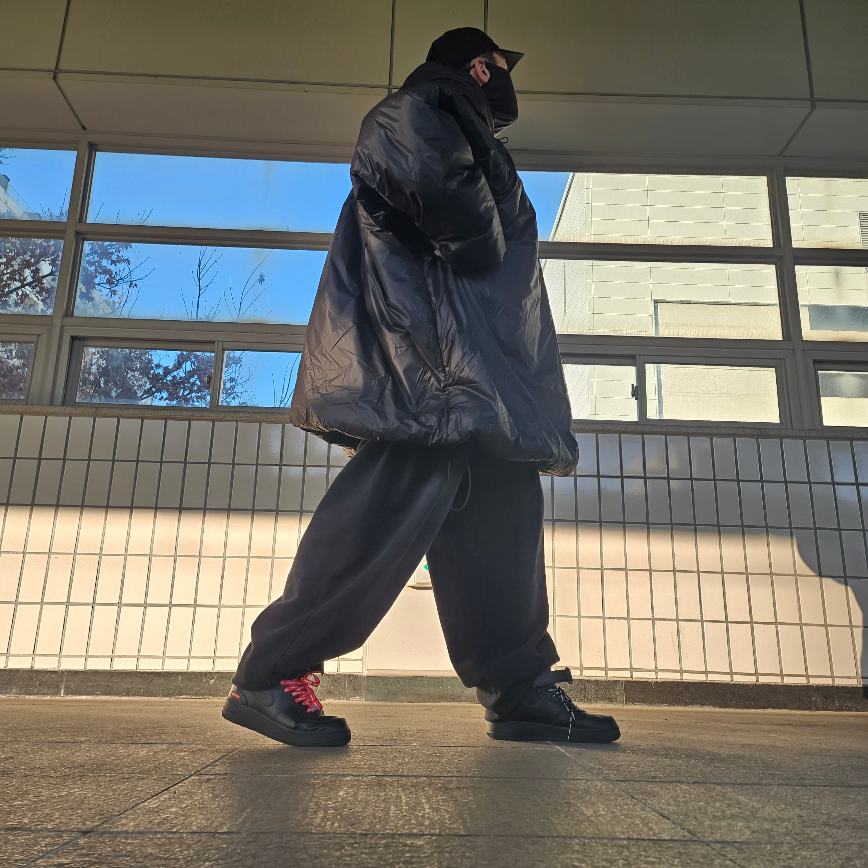 Supreme Warm Up 6-Panel Black - 23FW, Nike x Supreme Air Force 1 Mid Black 착용 스타일 - 2