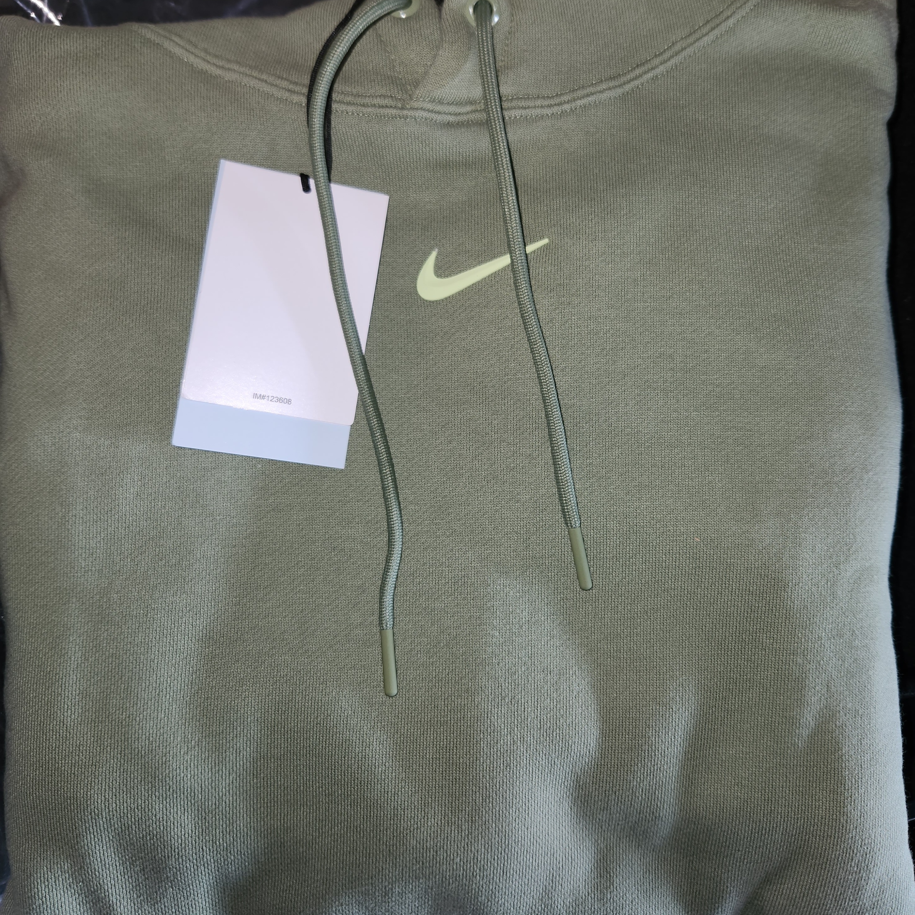 Nike x Drake Nocta Fleece Hoodie Oil Green (FN7659-386) 착용 스타일