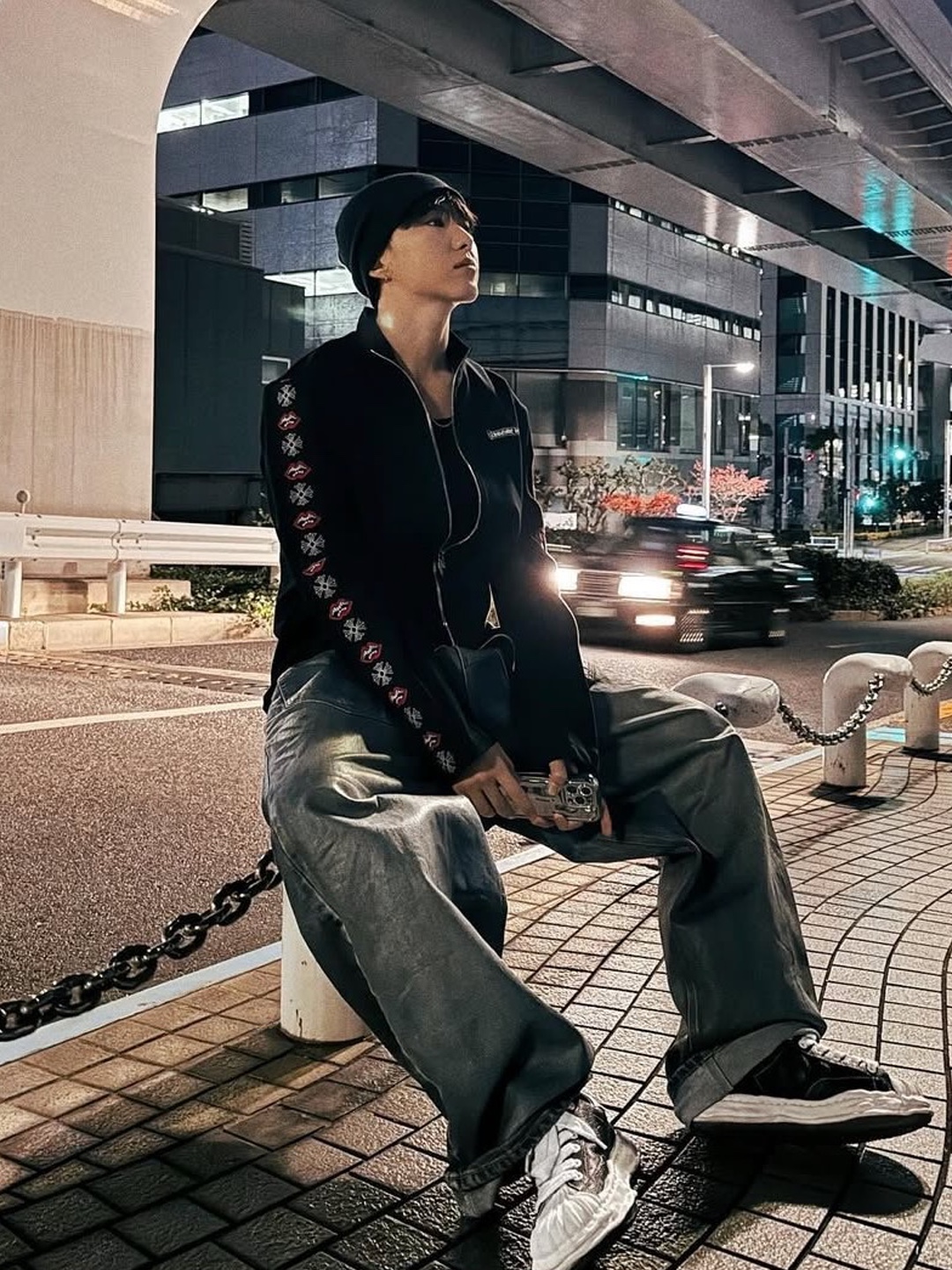 Maison Mihara Yasuhiro Wayne OG Sole Leather Low-top Sneakers Gray White, Maison Mihara Yasuhiro Baker OG Sole OD Canvas Low-top Sneakers Black 착용 스타일 - 5