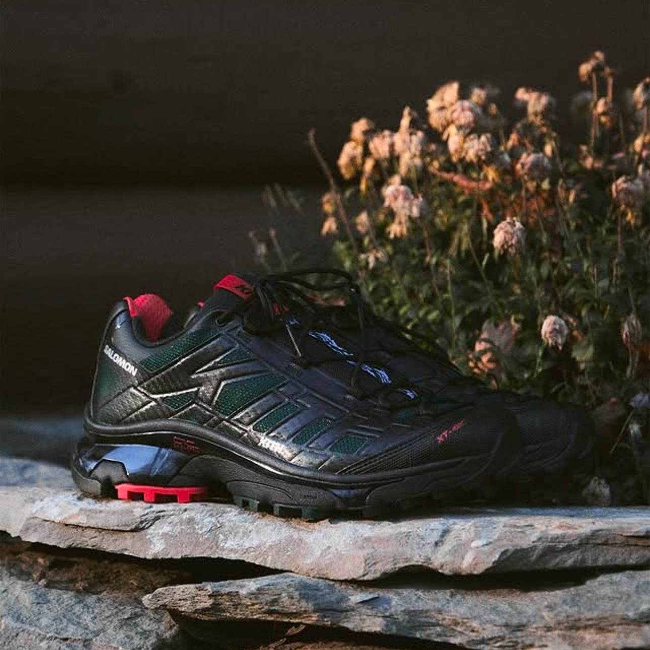 Salomon x Kith XT-4K Black Scarab 착용 스타일 - 2