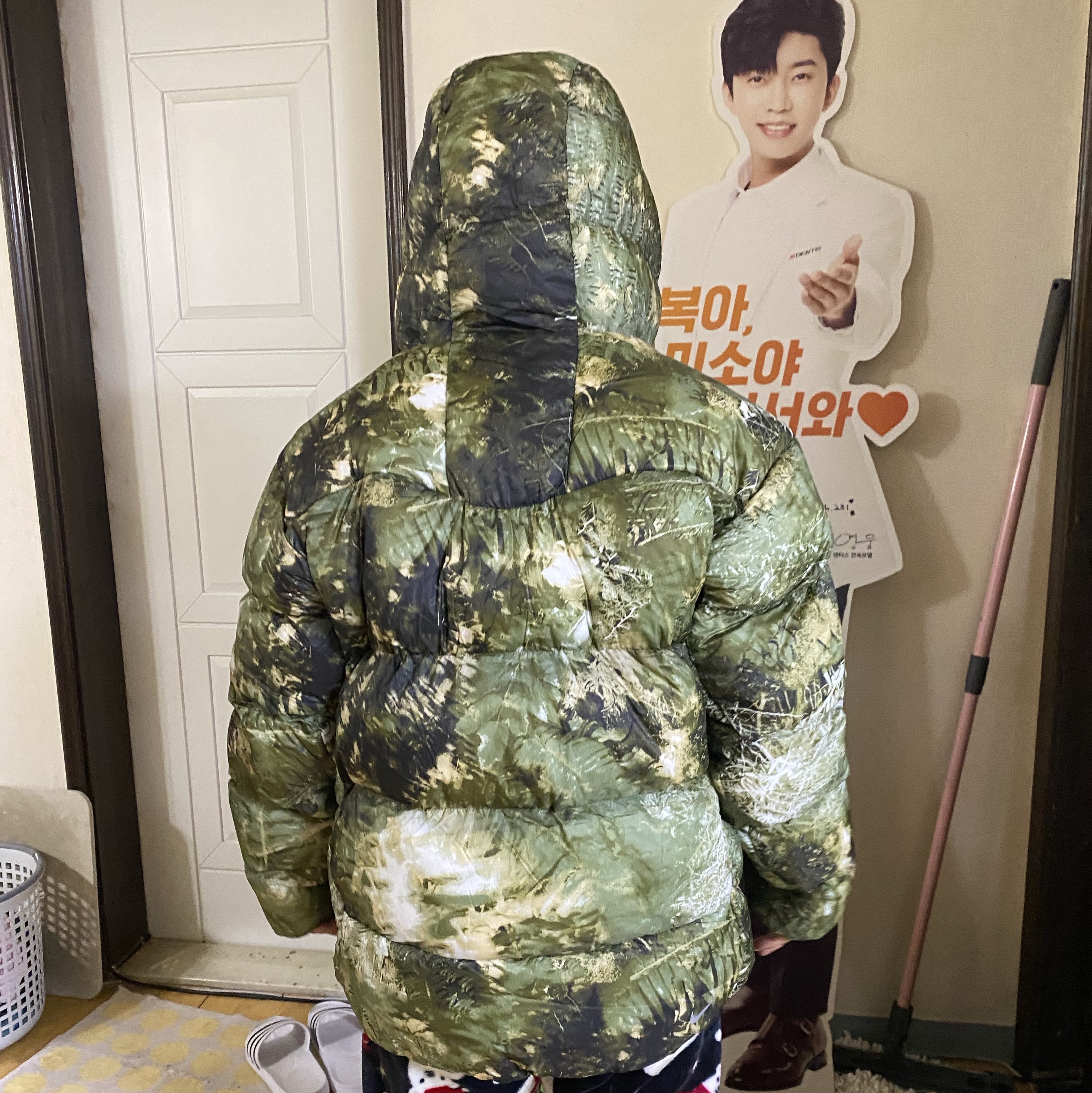 Nike ACG Therma-Fit ADV Lunar Lake Puffer Loose Hooded Jacket Oil Green Medium Olive - Asia 착용 스타일