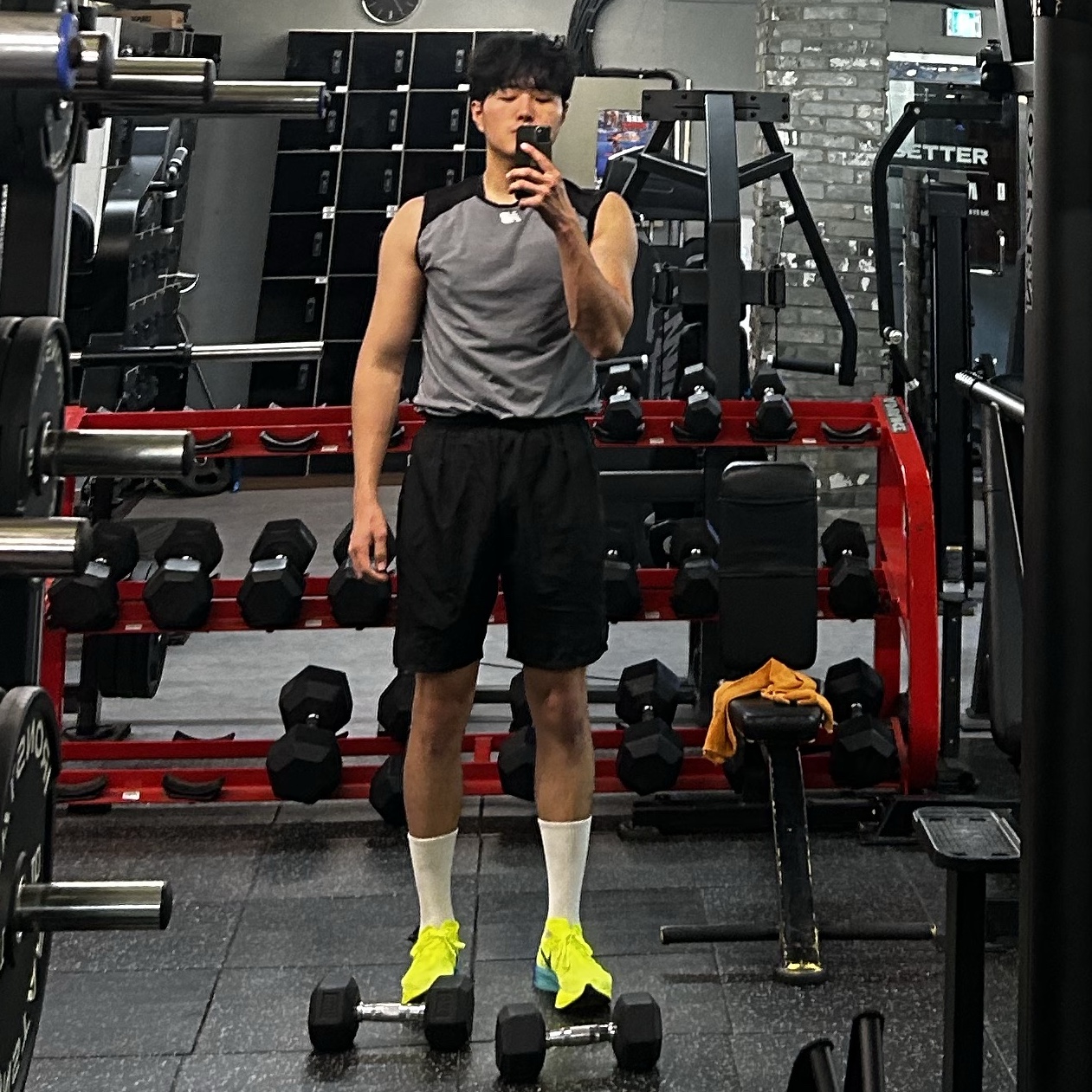 Nike ZoomX Vaporfly Next% 3 Volt Scream Green 착용 스타일 - 2