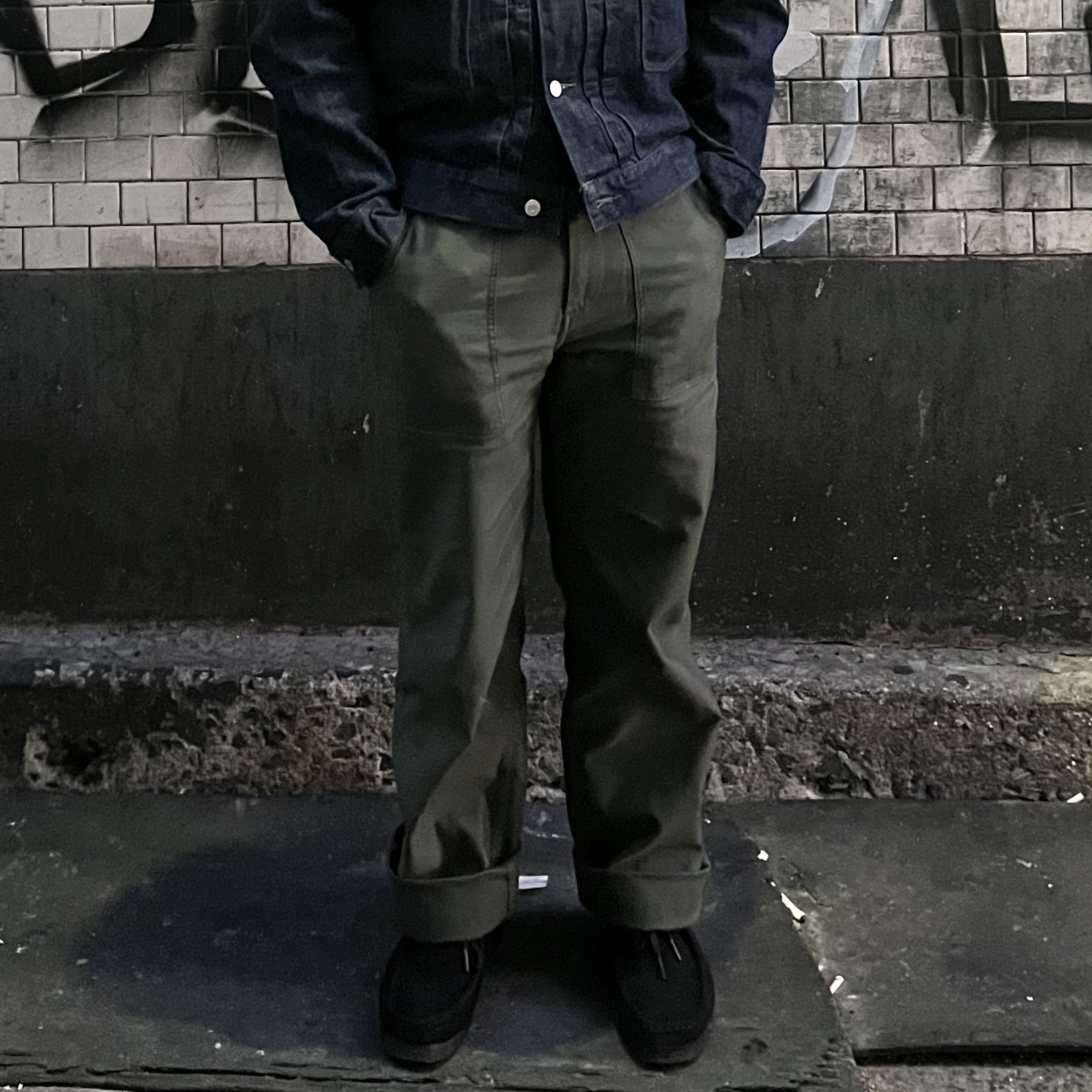 Clarks Wallabee Black Suede 착용 스타일