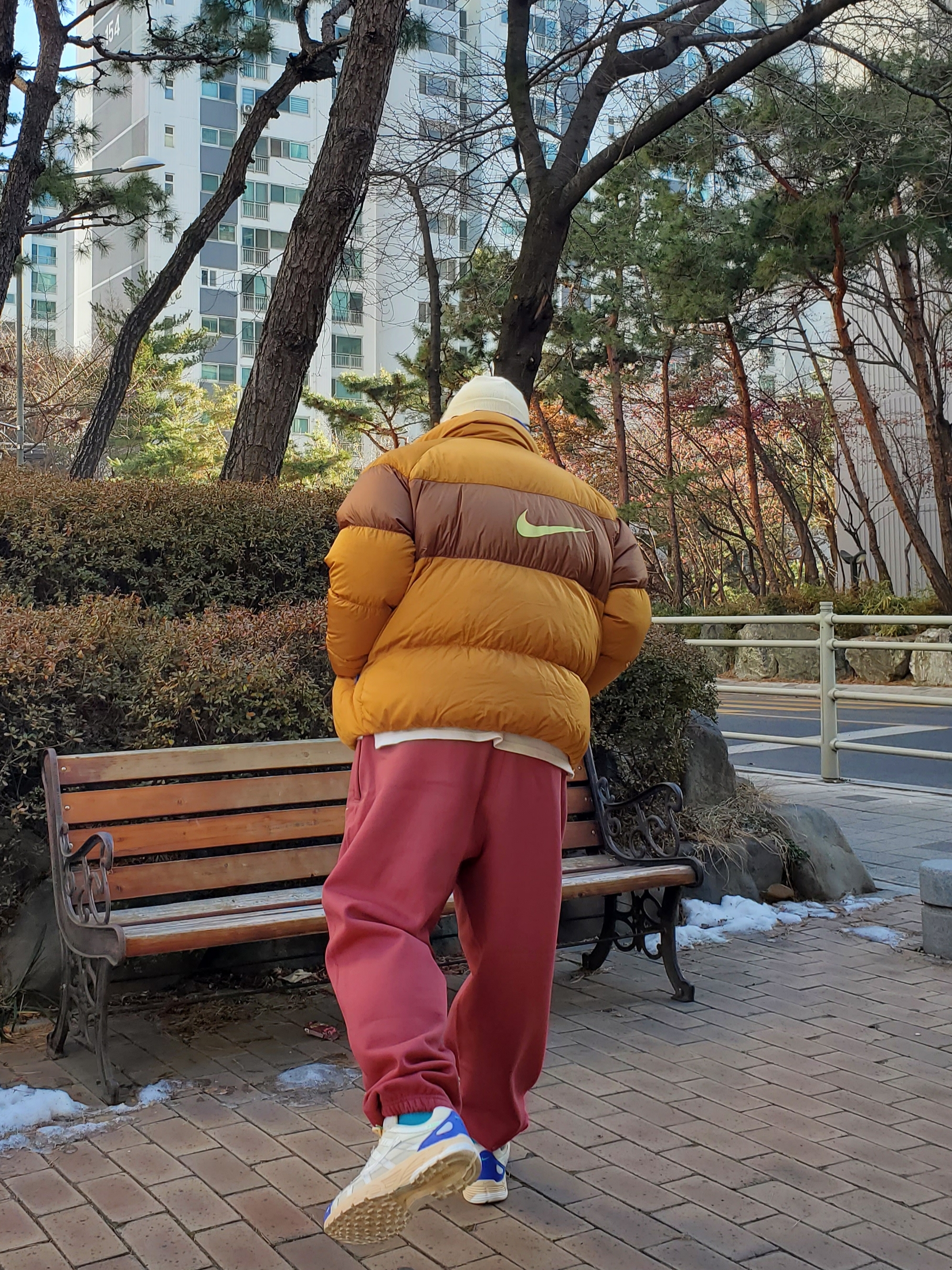 Nike P-6000 Coconut Milk Medium Blue, Nike NRG Solo Swoosh Fleece Pants Cedar - US/EU 착용 스타일 - 2