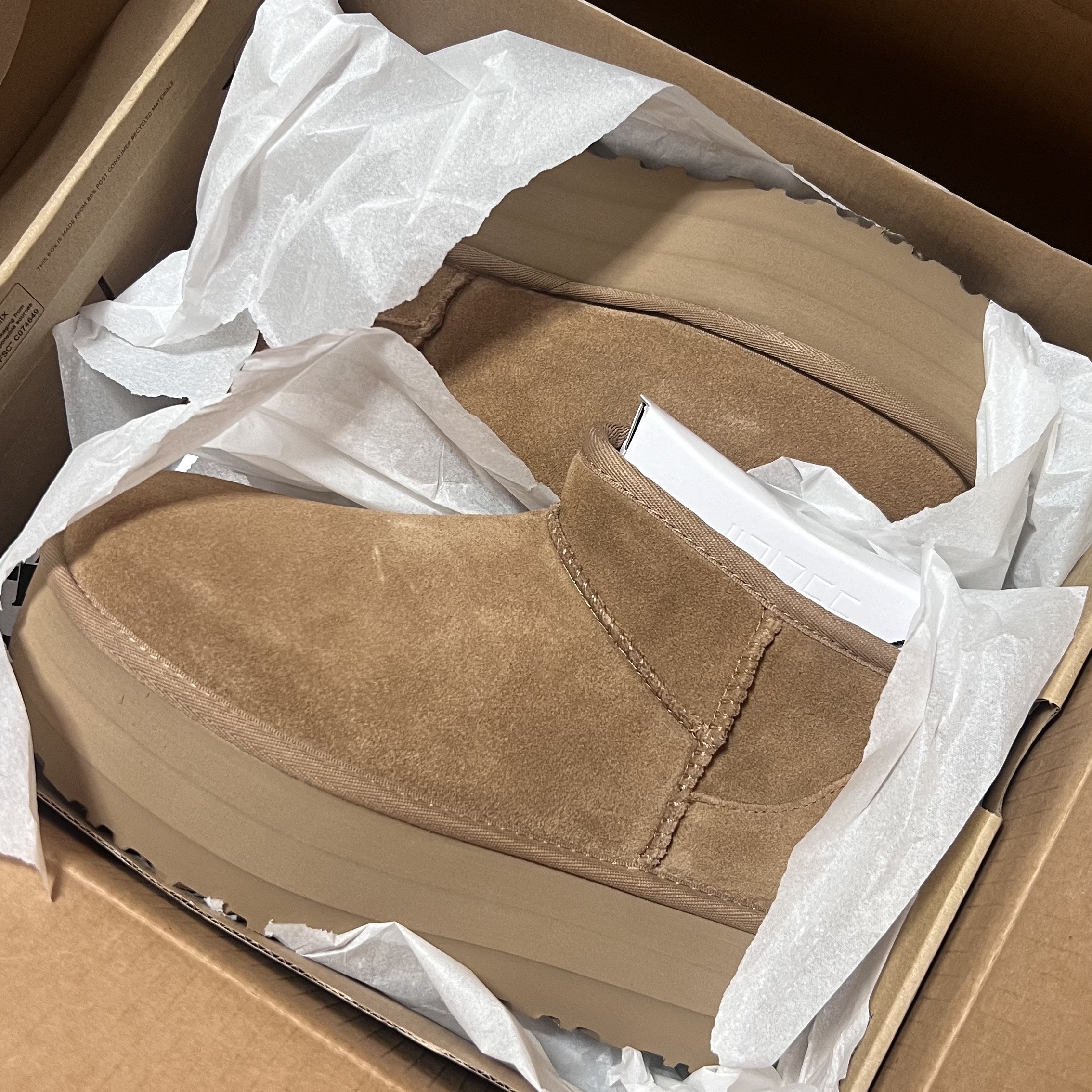 (W) UGG Classic Ultra Mini Platform Boots Chestnut 착용 스타일