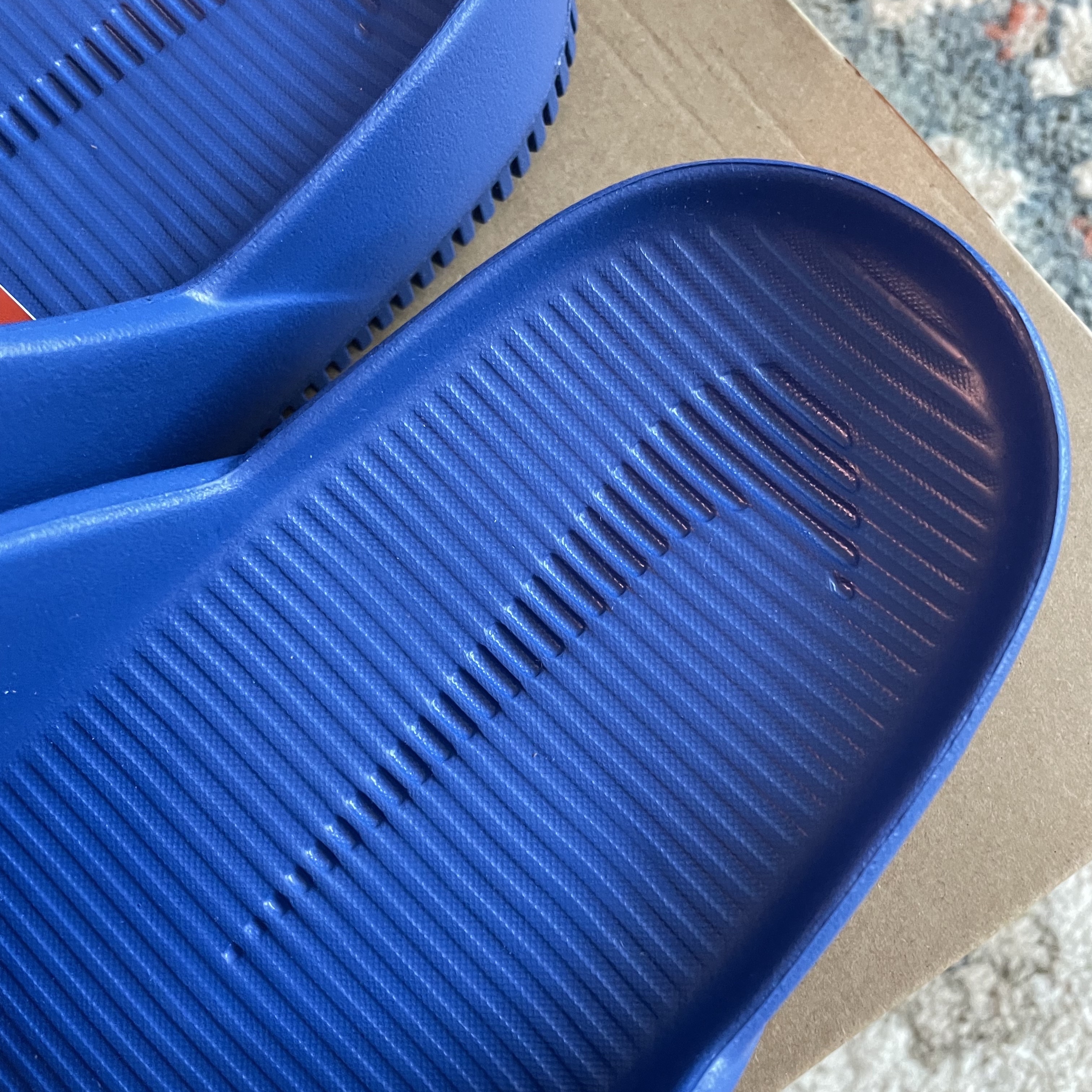 Nike Calm Slide Game Royal 착용 스타일 - 3