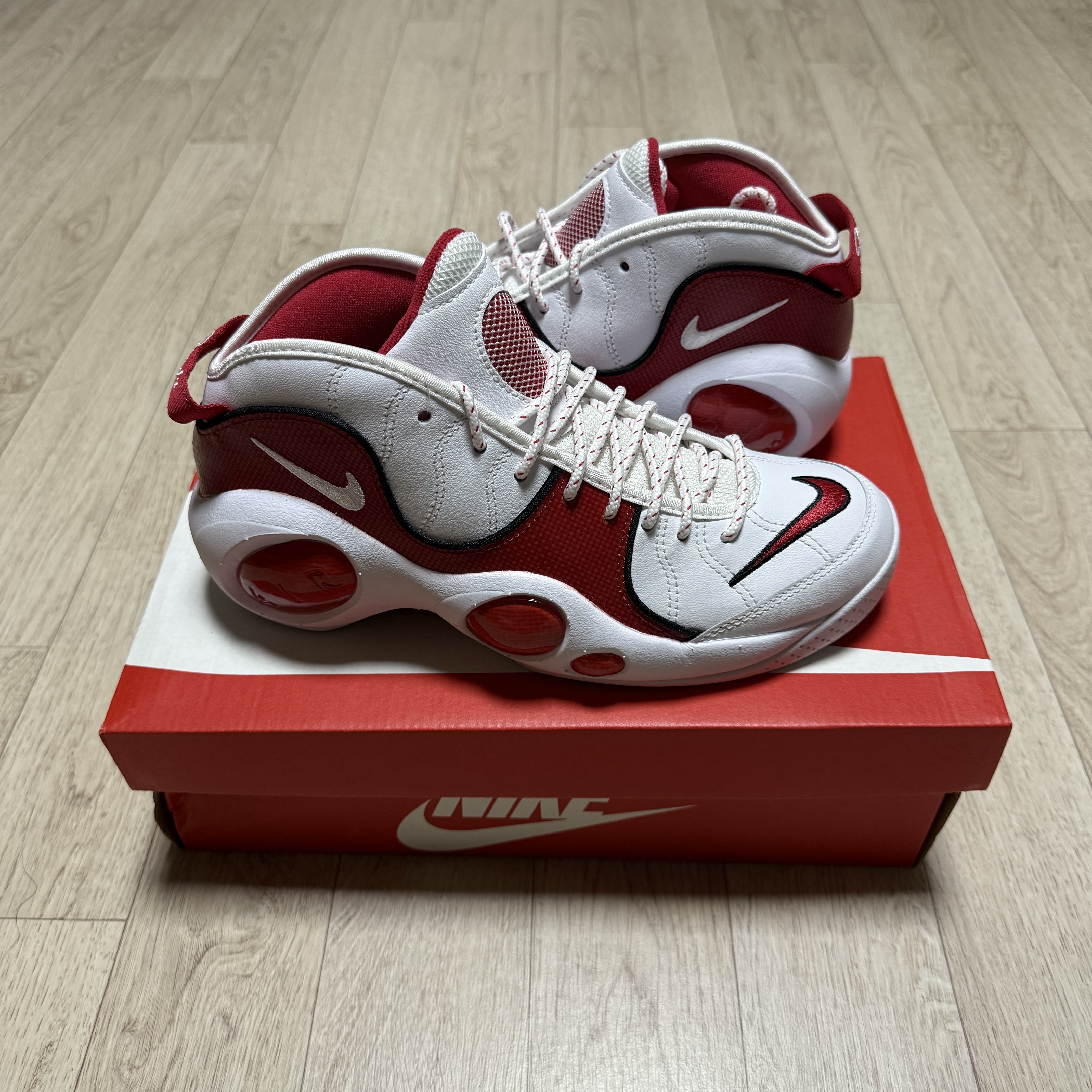 Nike Air Zoom Flight 95 White True Red 착용 스타일