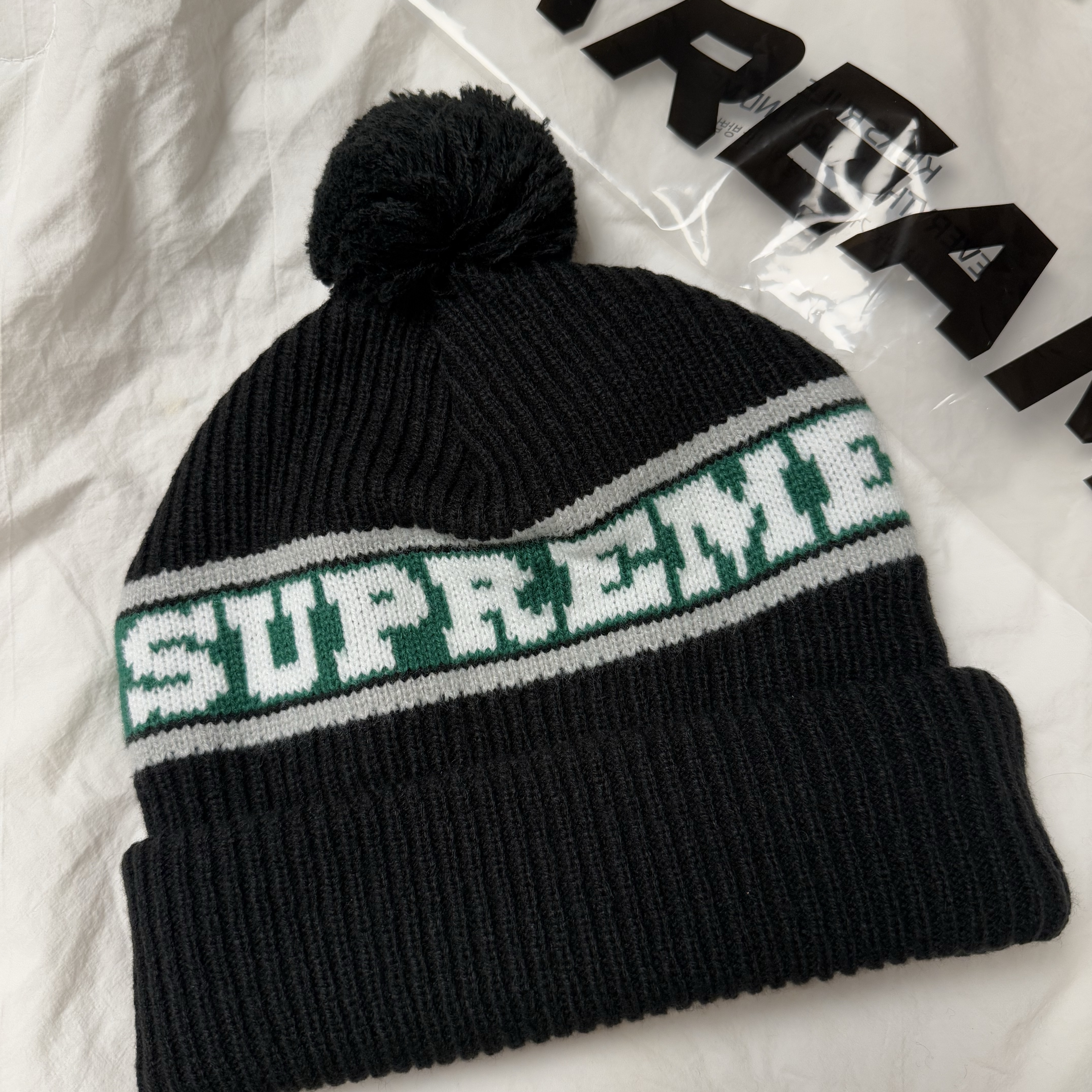 Supreme Big Stripe Beanie Black - 24FW 착용 스타일