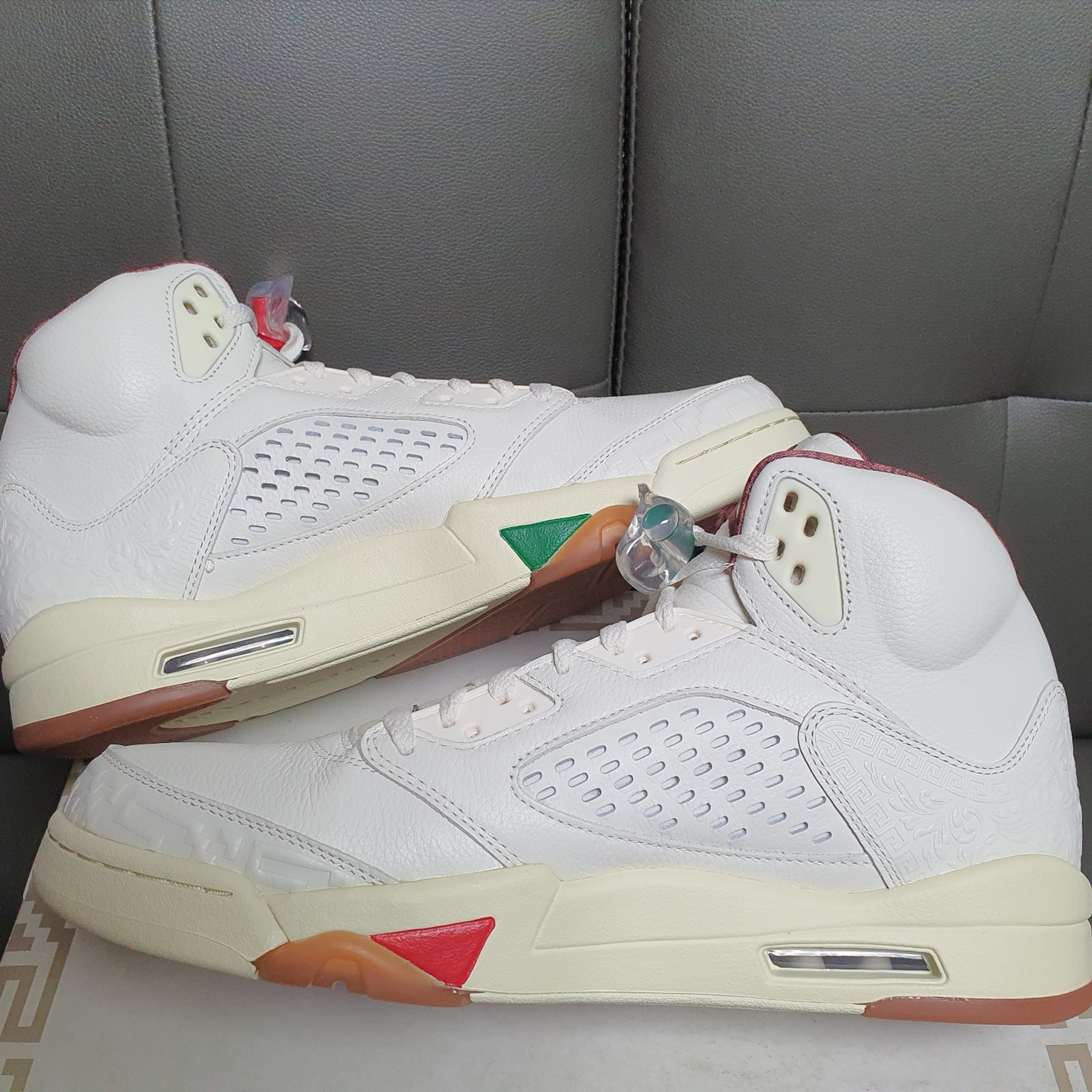 Jordan 5 Retro El Grito Sail and Dark Pony 착용 스타일