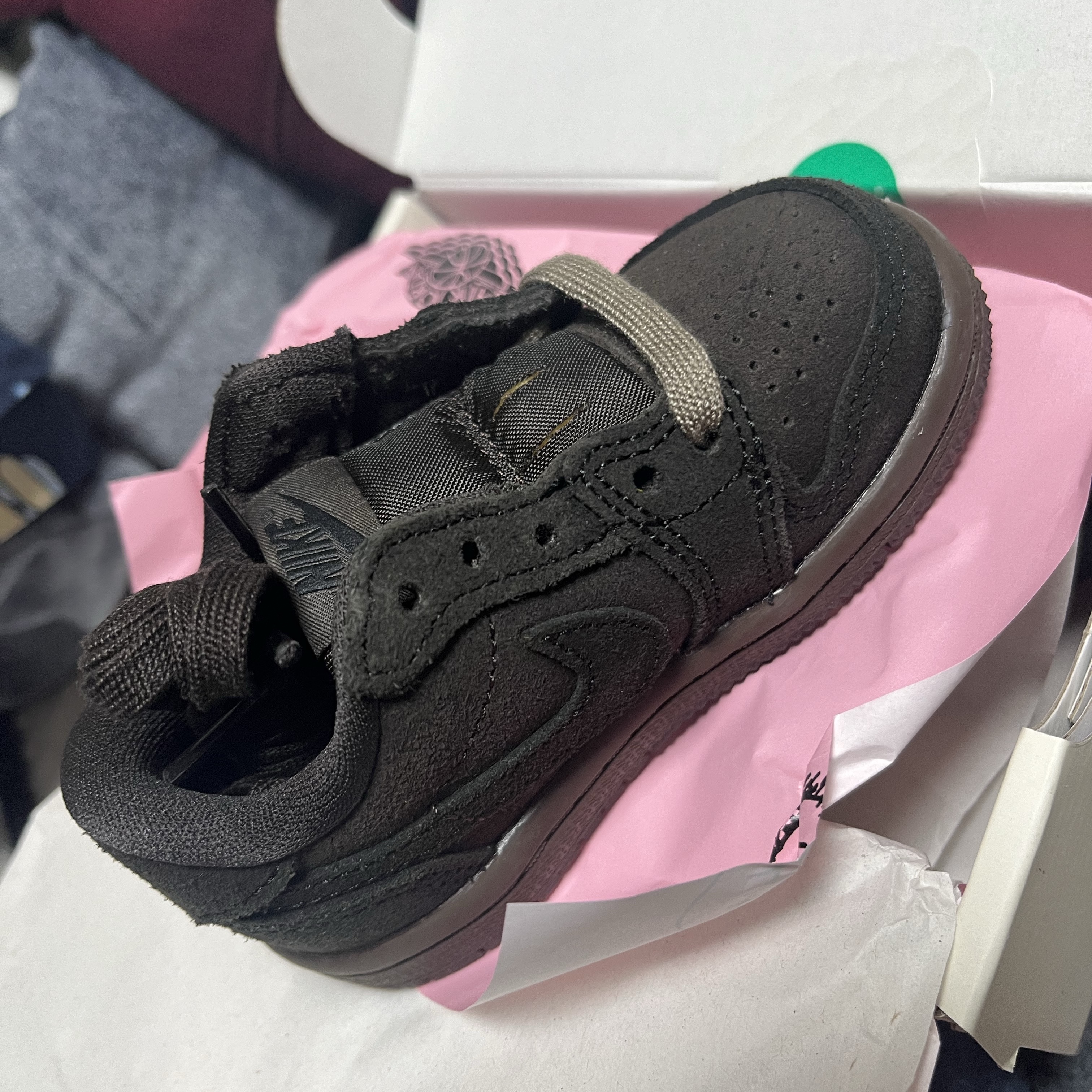 (TD) Jordan 1 x Travis Scott Retro Low OG SP Velvet Brown and Dark Mocha 착용 스타일