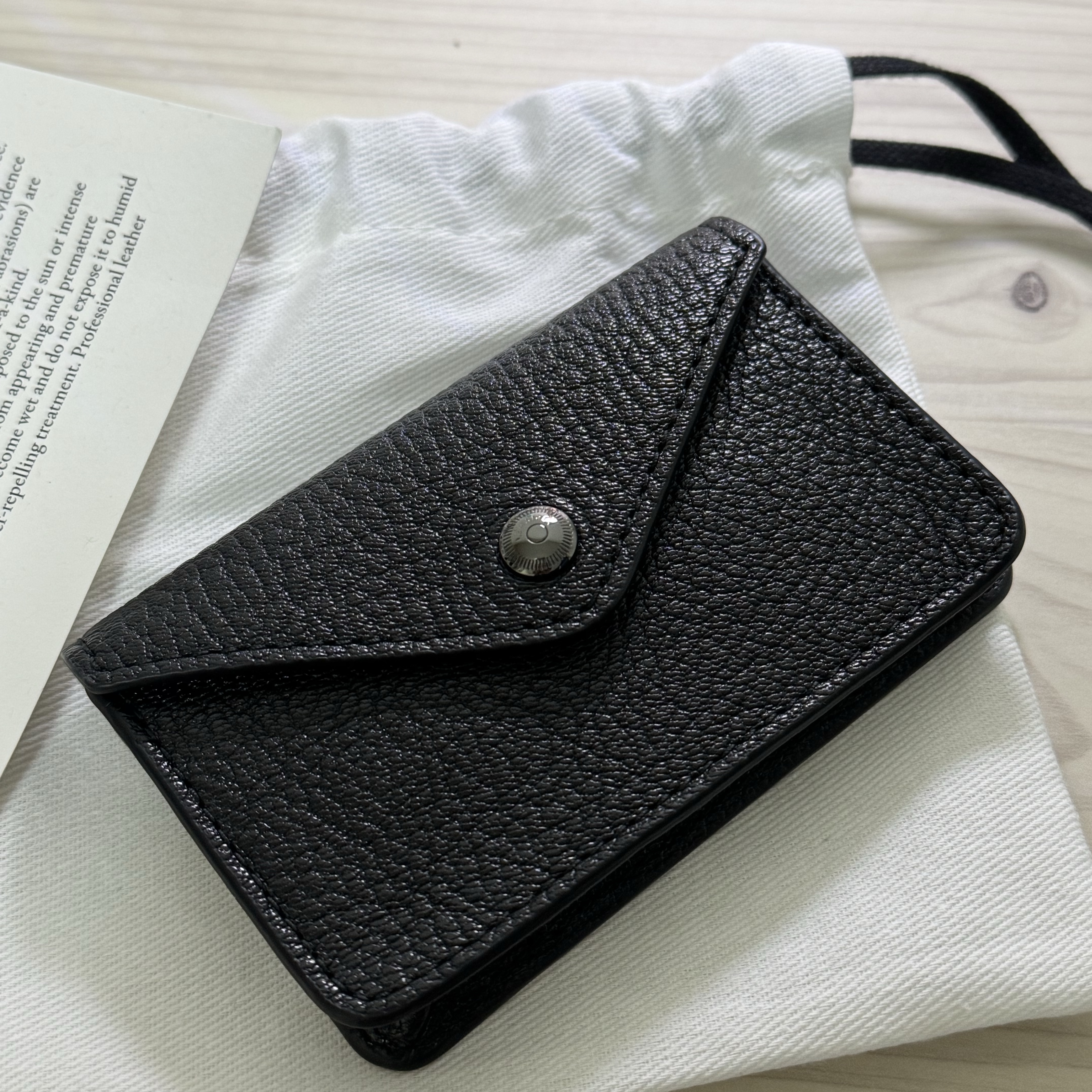 Lemaire Enveloppe Coin Purse Goat Leather Black, Lemaire Enveloppe Coin Purse Goat Leather Black 착용 스타일