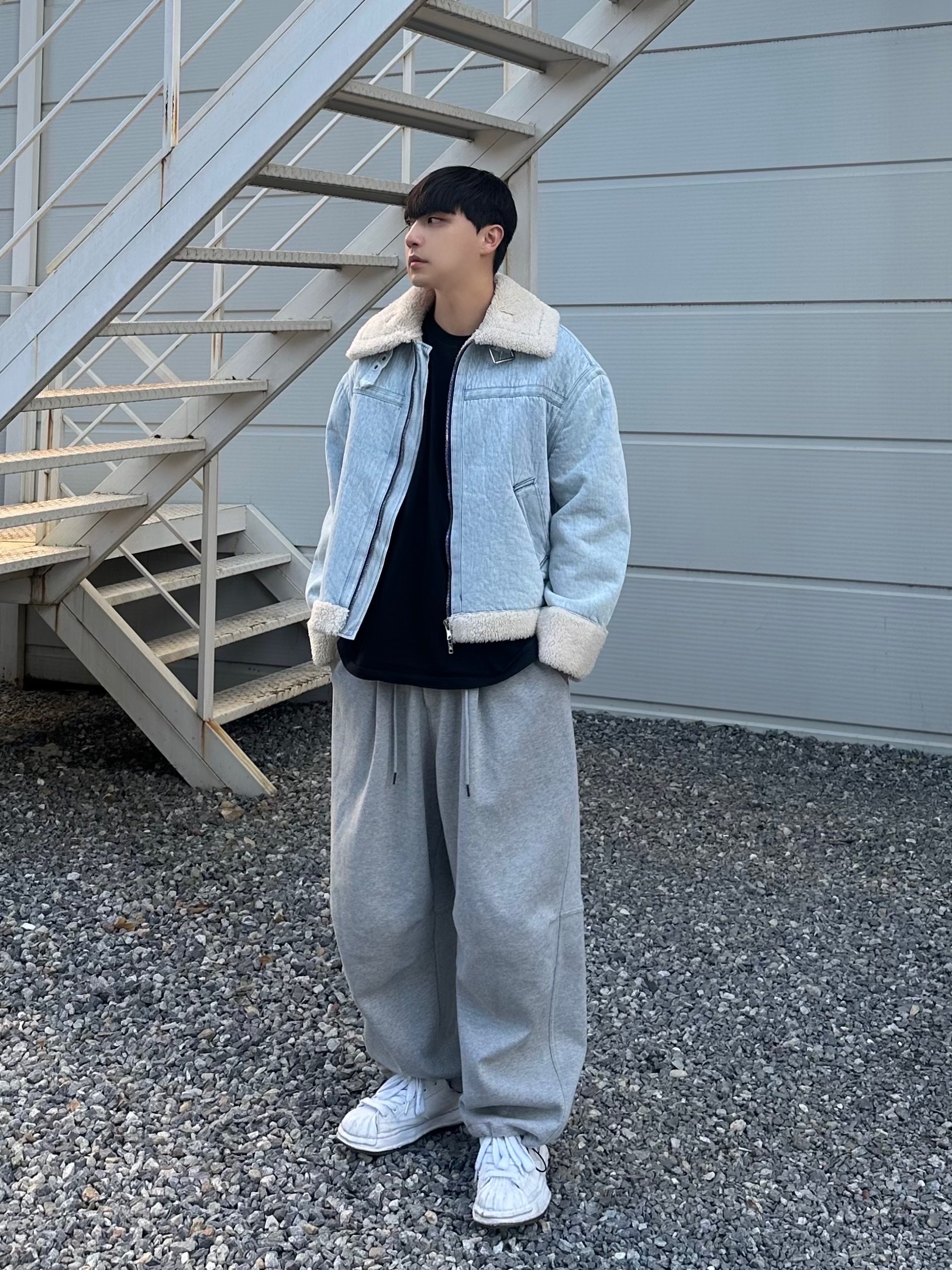 Maison Mihara Yasuhiro Blakey OG Sole Canvas Low-top Sneakers White 착용 스타일 - 1