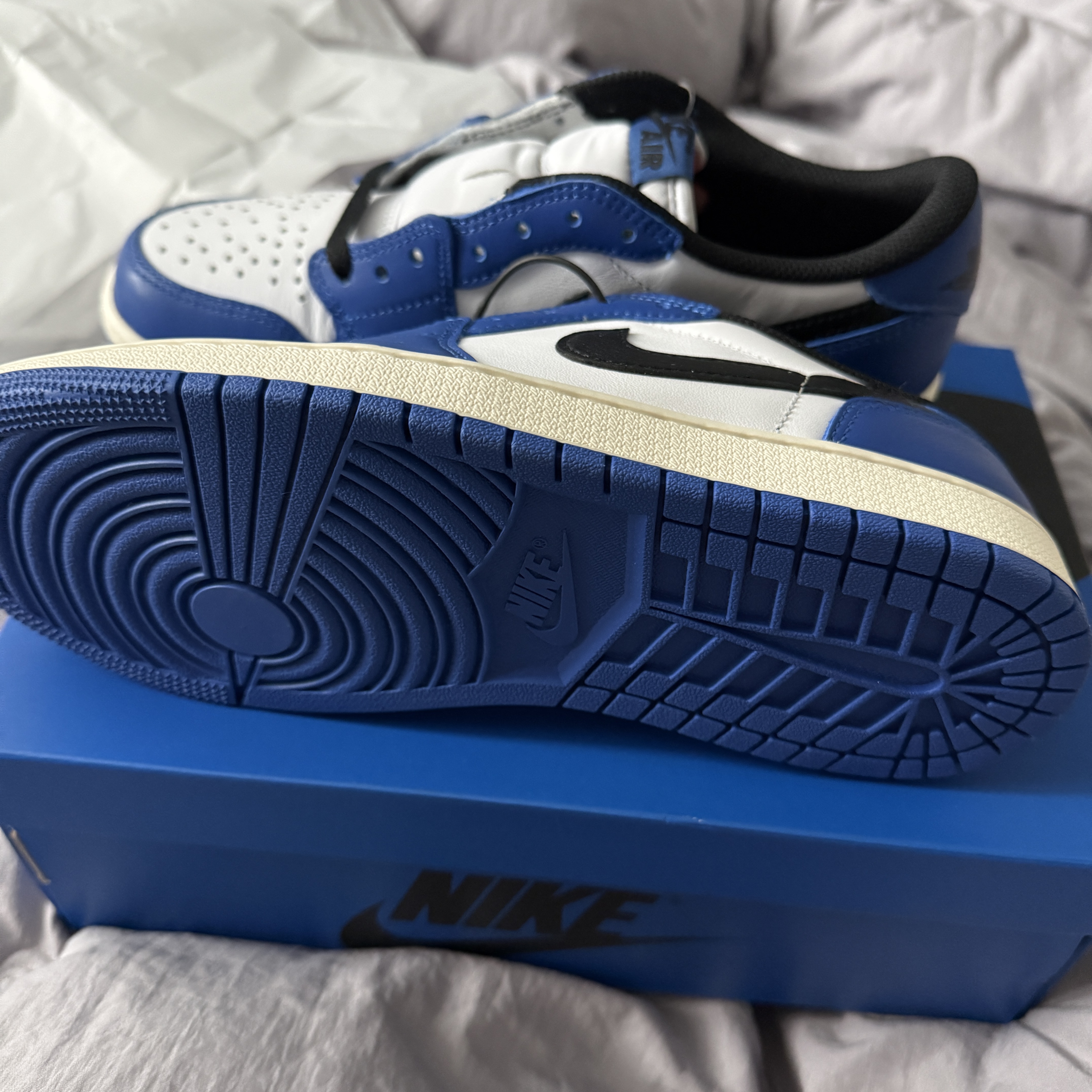 Jordan 1 Retro Low OG Game Royal 착용 스타일 - 4