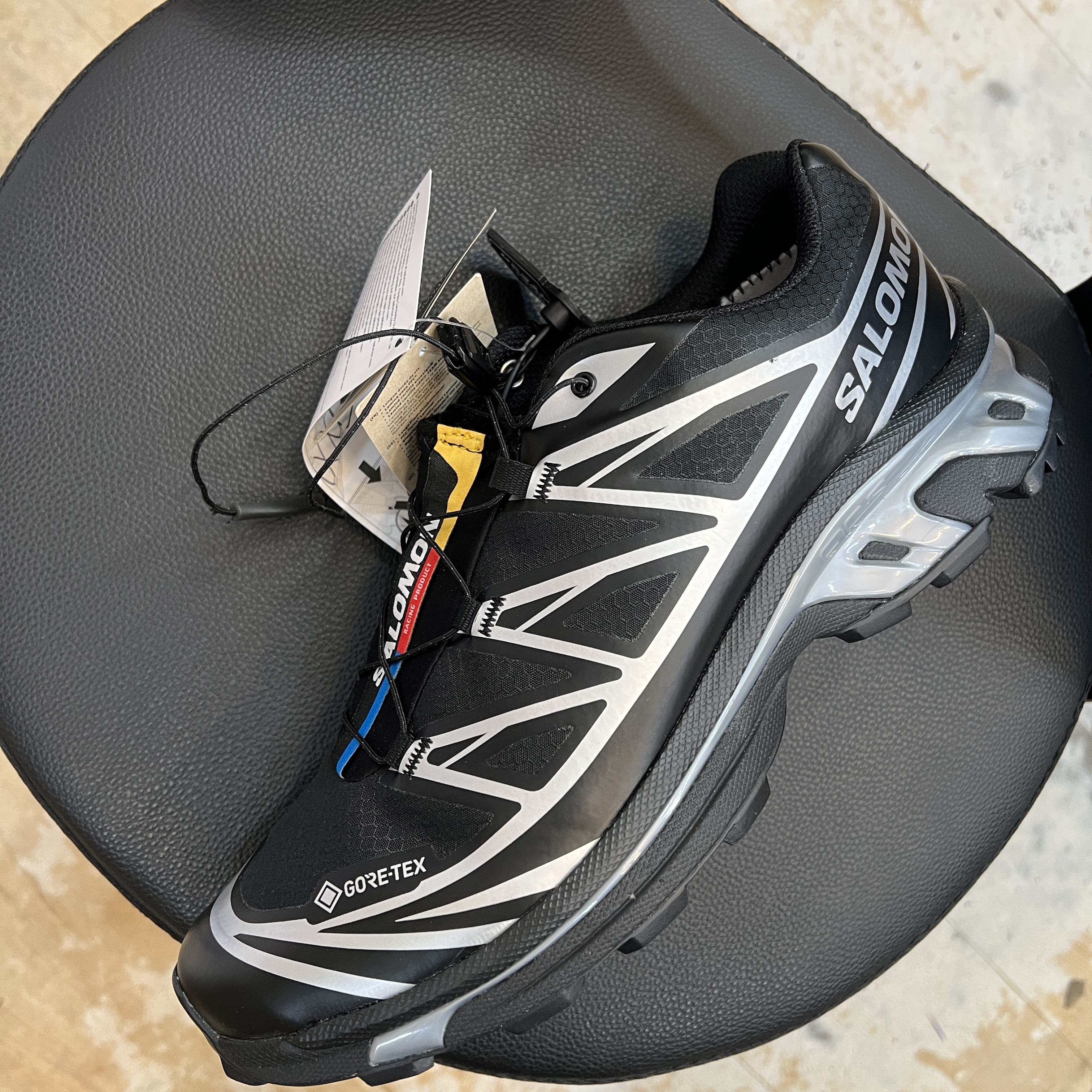 Salomon XT-6 GTX Black Silver 착용 스타일
