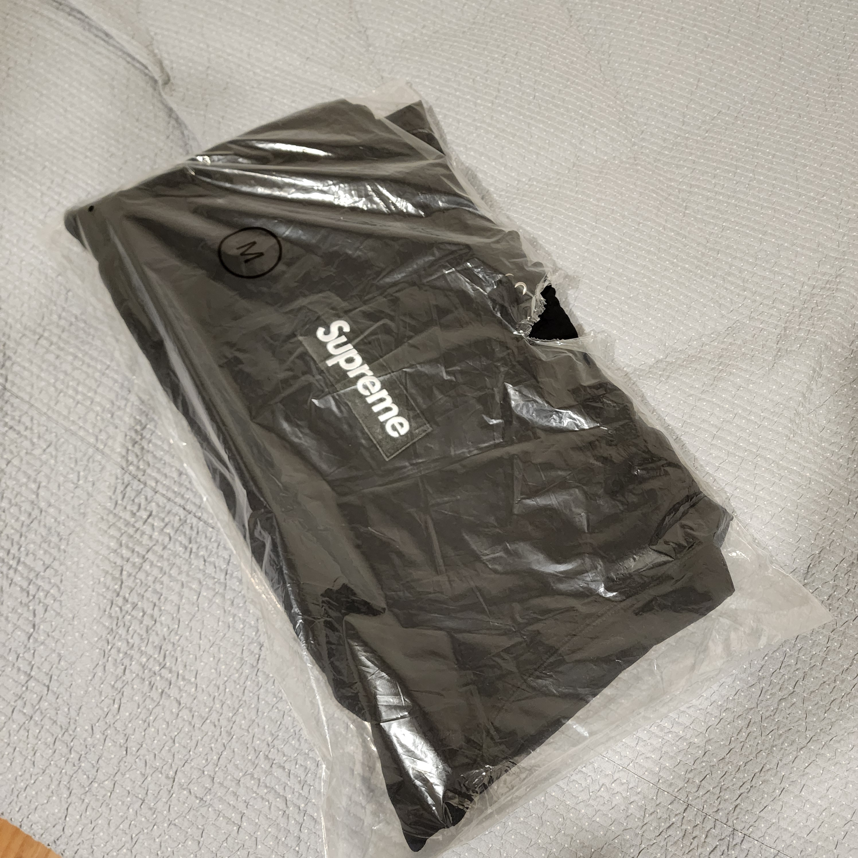 Supreme Box Logo Hooded Sweatshirt Black - 24FW 착용 스타일 - 3
