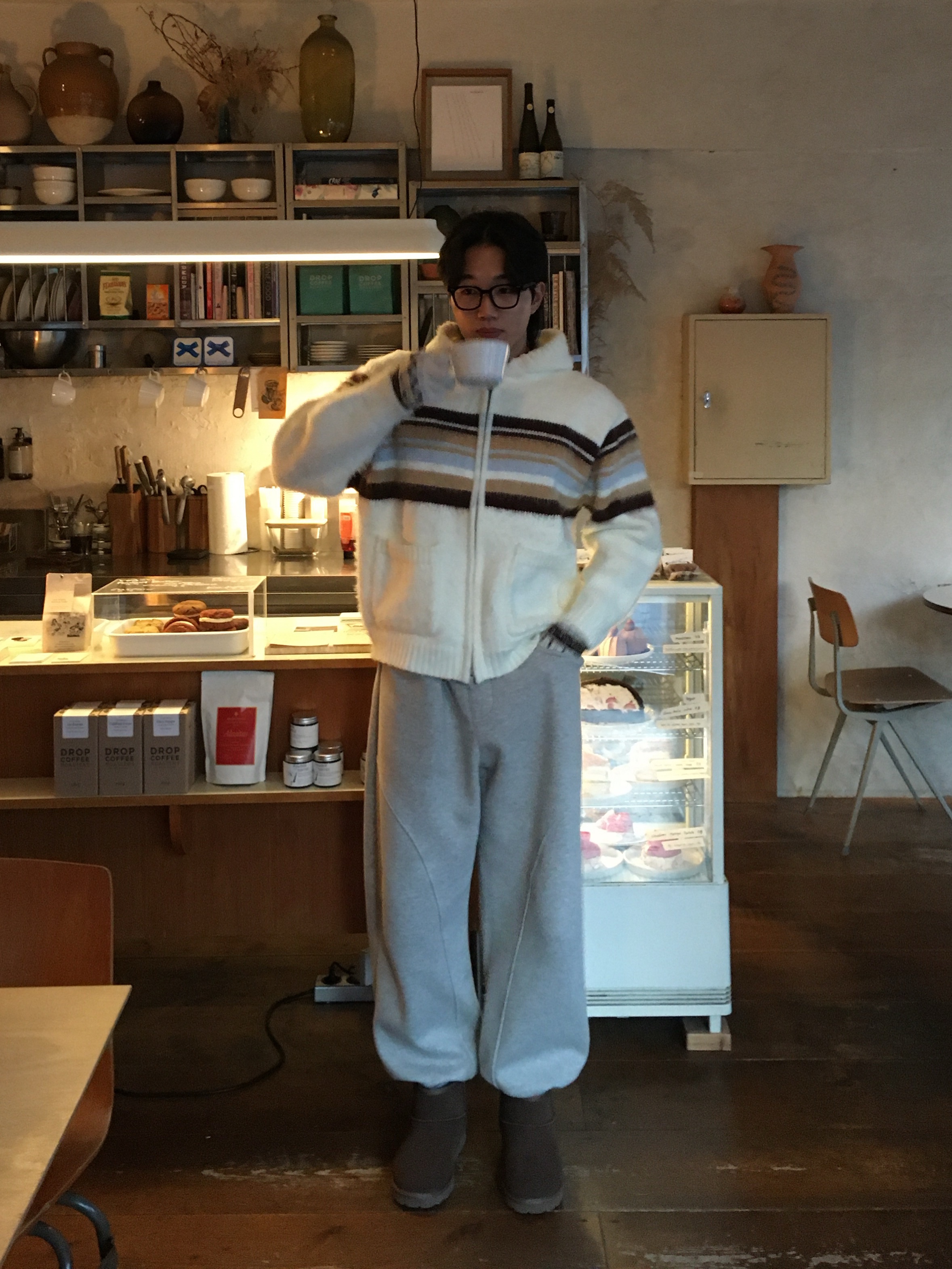 Kinchi x Non Parking N Snow Cocoa, Burberry Classic Check Cashmere Muffler Archive Beige 착용 스타일 - 1