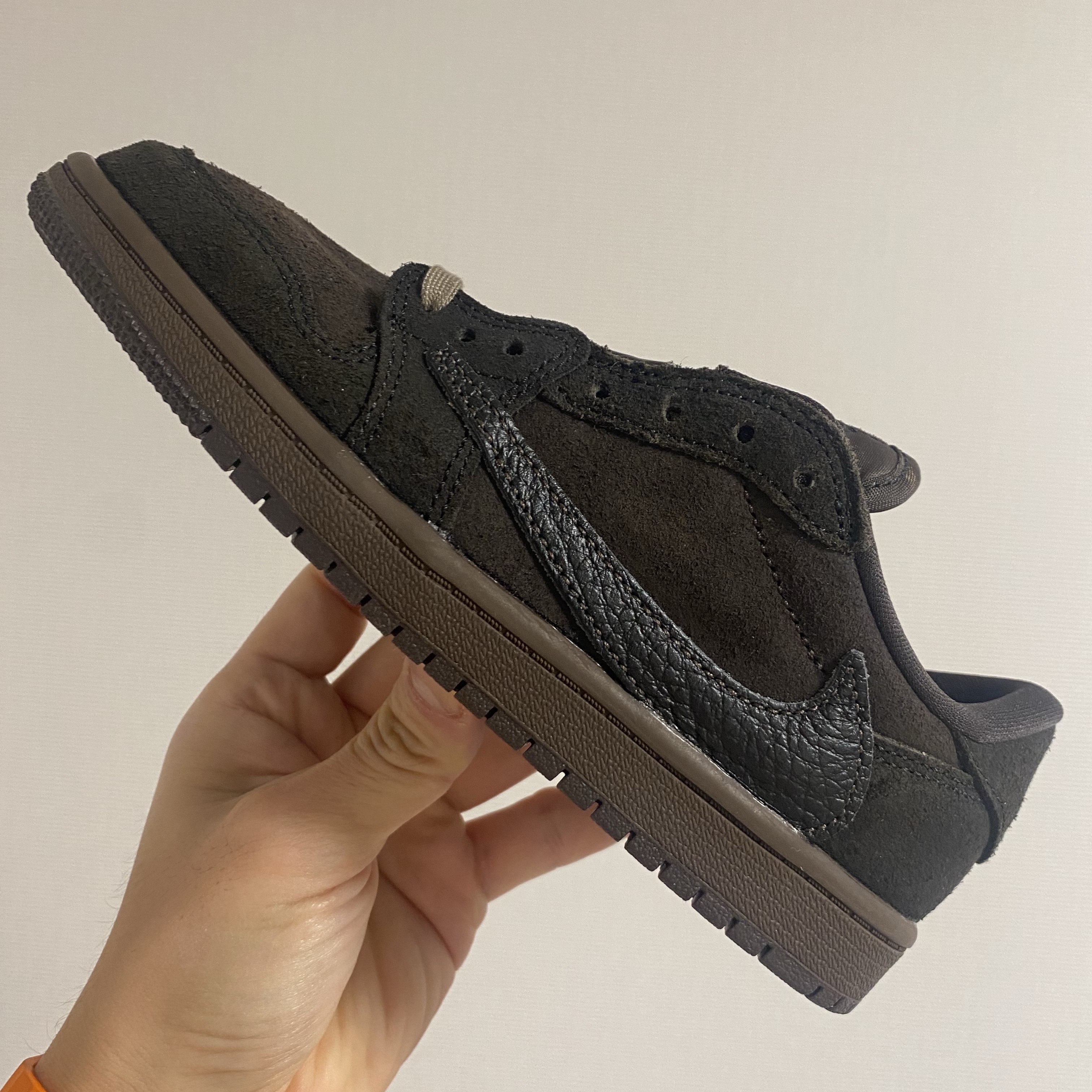 Jordan 1 x Travis Scott Retro Low OG SP Velvet Brown and Dark Mocha, (PS) Jordan 1 x Travis Scott Retro Low OG SP Velvet Brown and Dark Mocha 착용 스타일 - 3