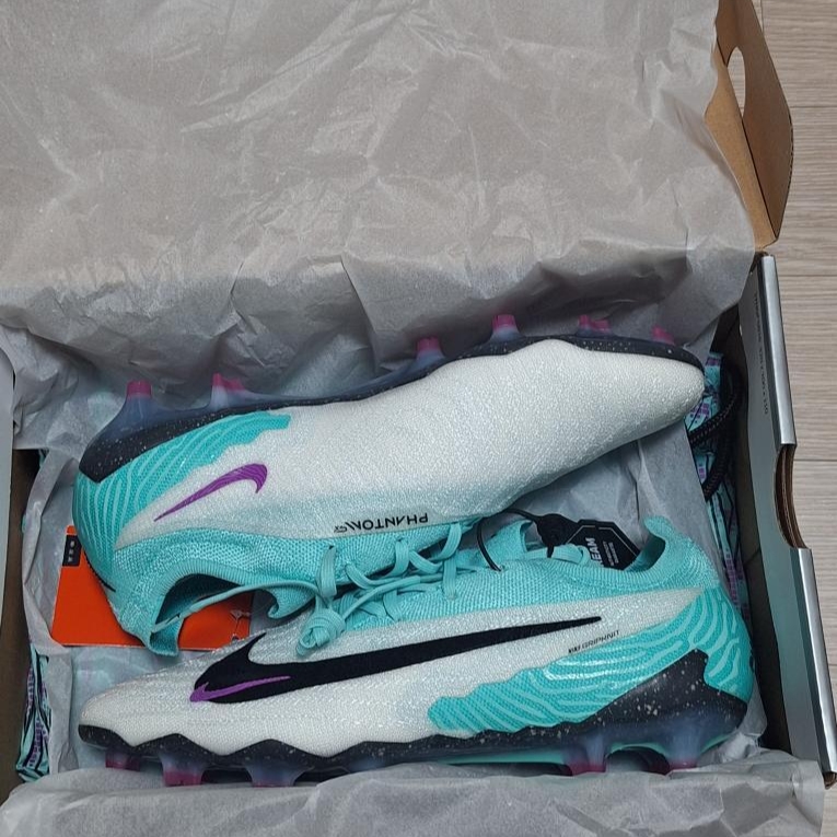 Nike Gripknit Phantom GX Elite FG Hyper Turquoise Fuchsia Dream 착용 스타일