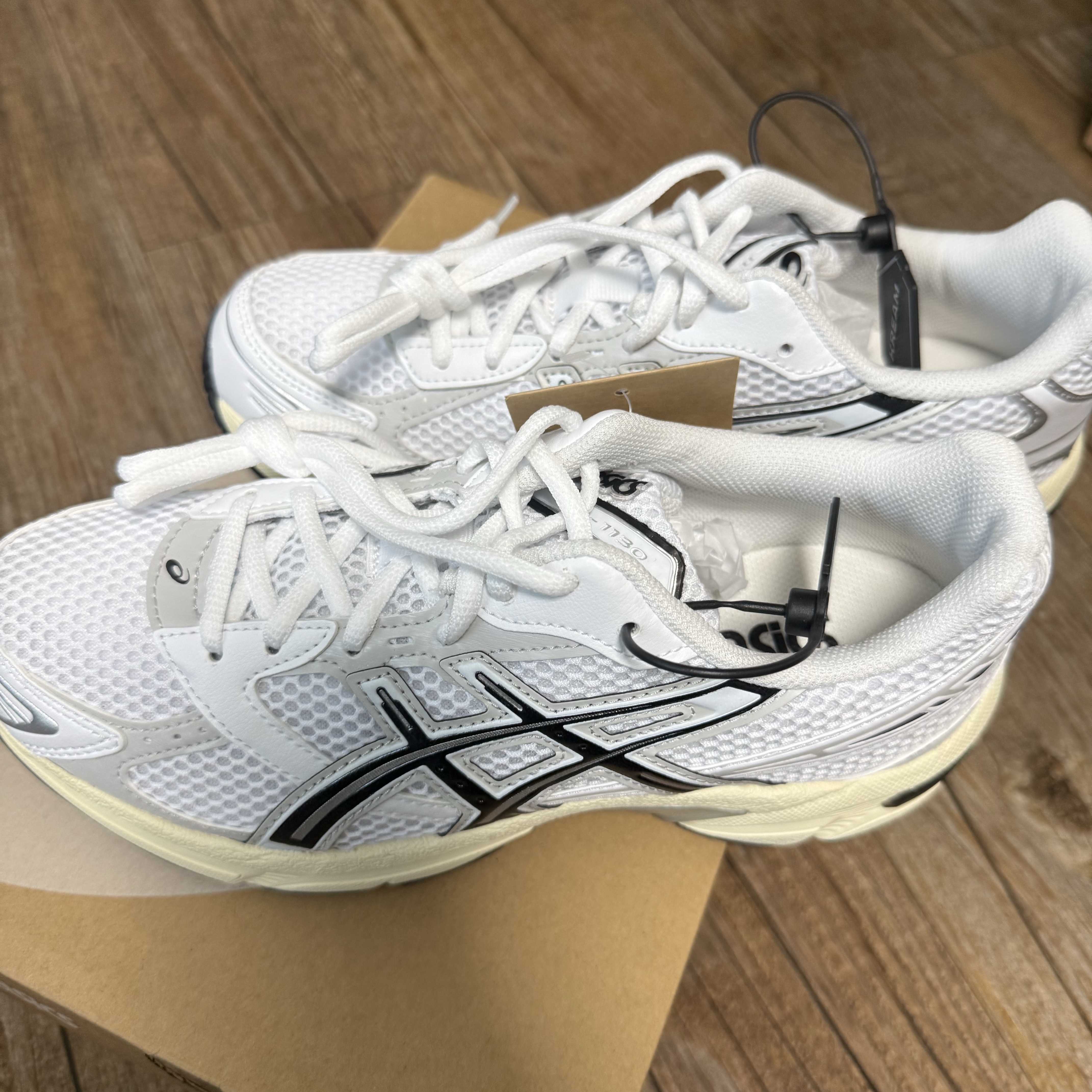 Asics Gel-1130 White Cloud Grey 착용 스타일