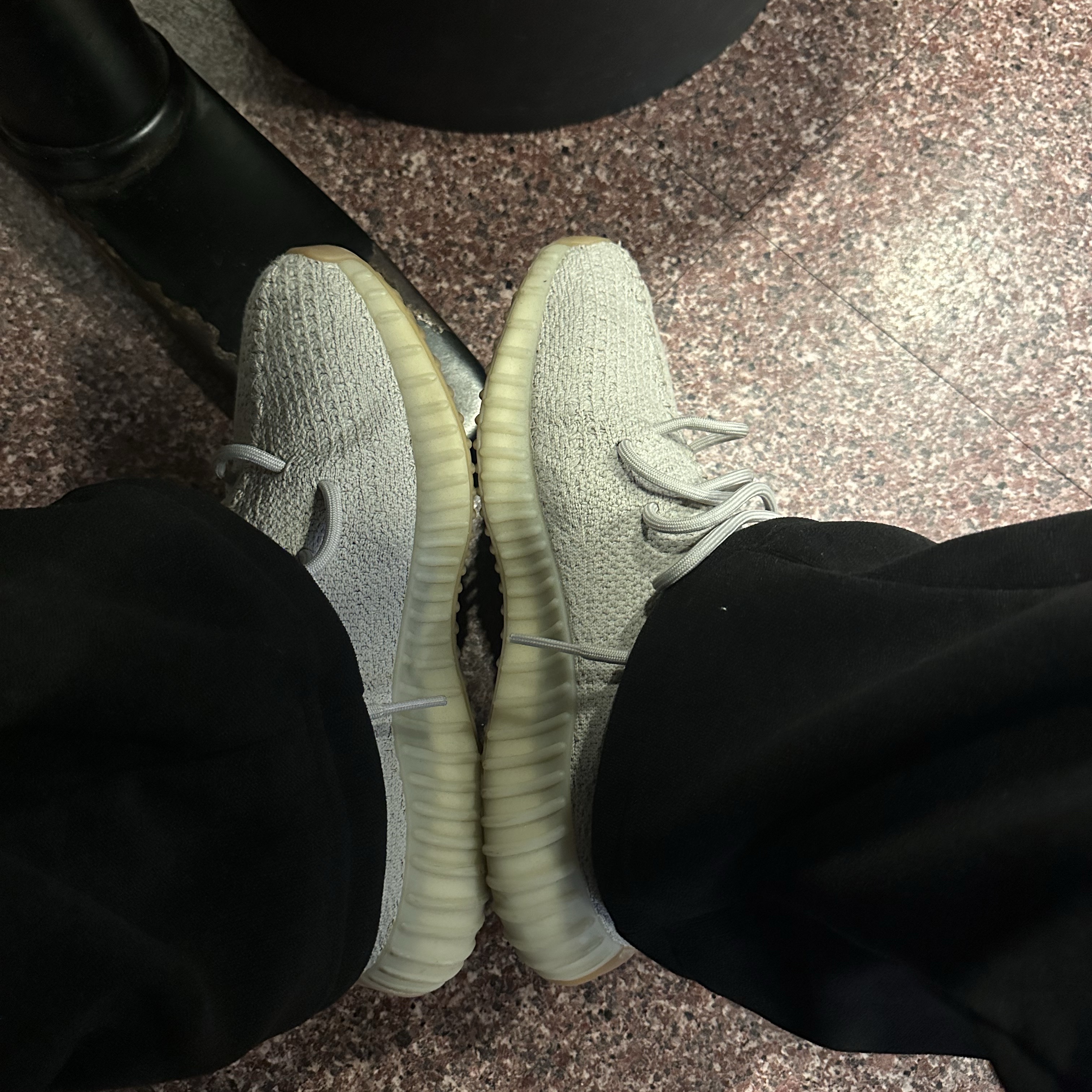 Adidas Yeezy Boost 350 V2 Sesame 2018 착용 스타일