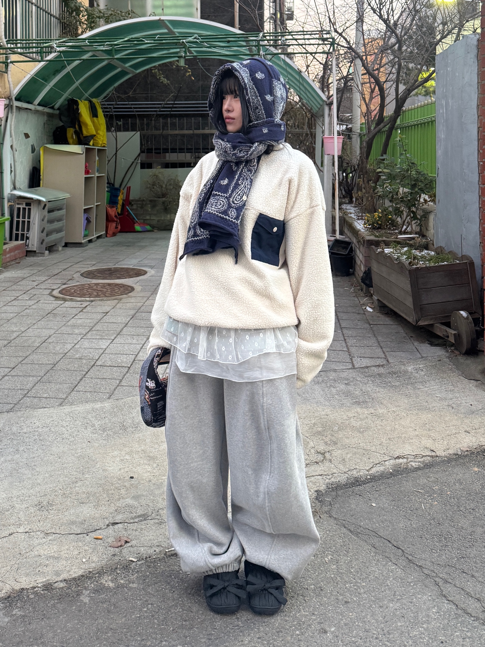 Subu x Perverze Multiple Winter Sandal Black 착용 스타일
