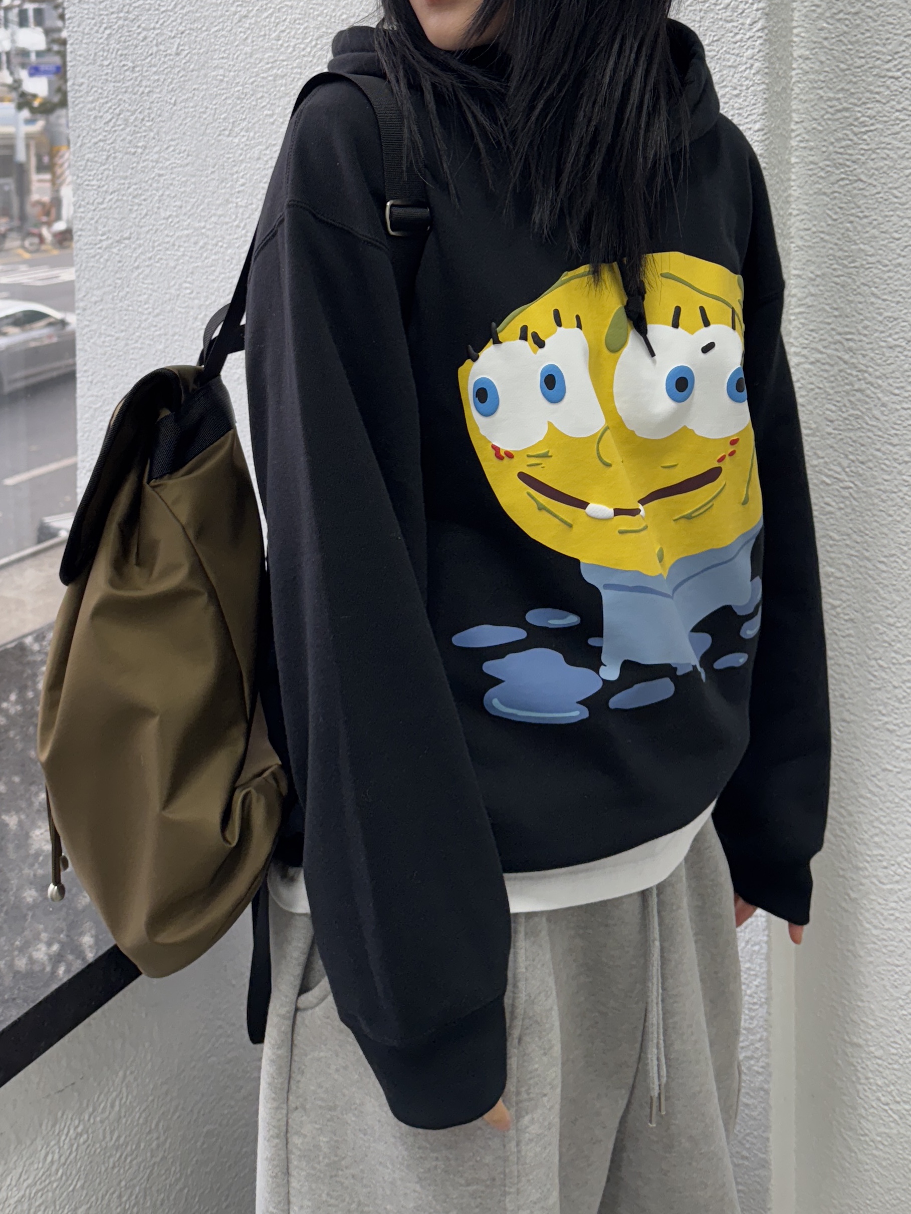 Uniqlo UT x CPFM x SpongeBob Sweat Pull Parka B Black - KR 착용 스타일
