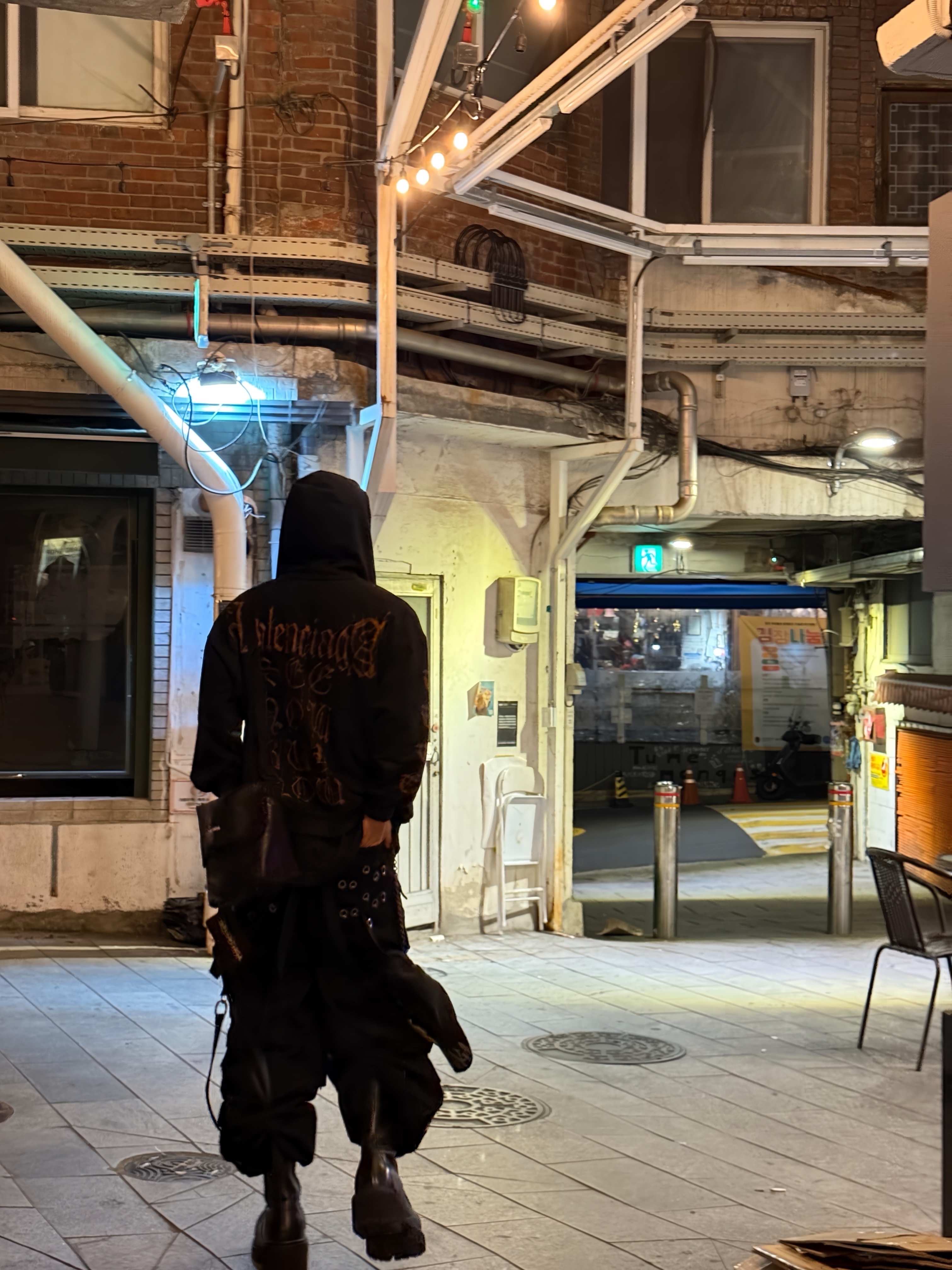 Balenciaga Heavy Metal Outerwear Zip-Up Hoodie Oversized Black Faded, Balenciaga Stomper Bootie Black 착용 스타일 - 10