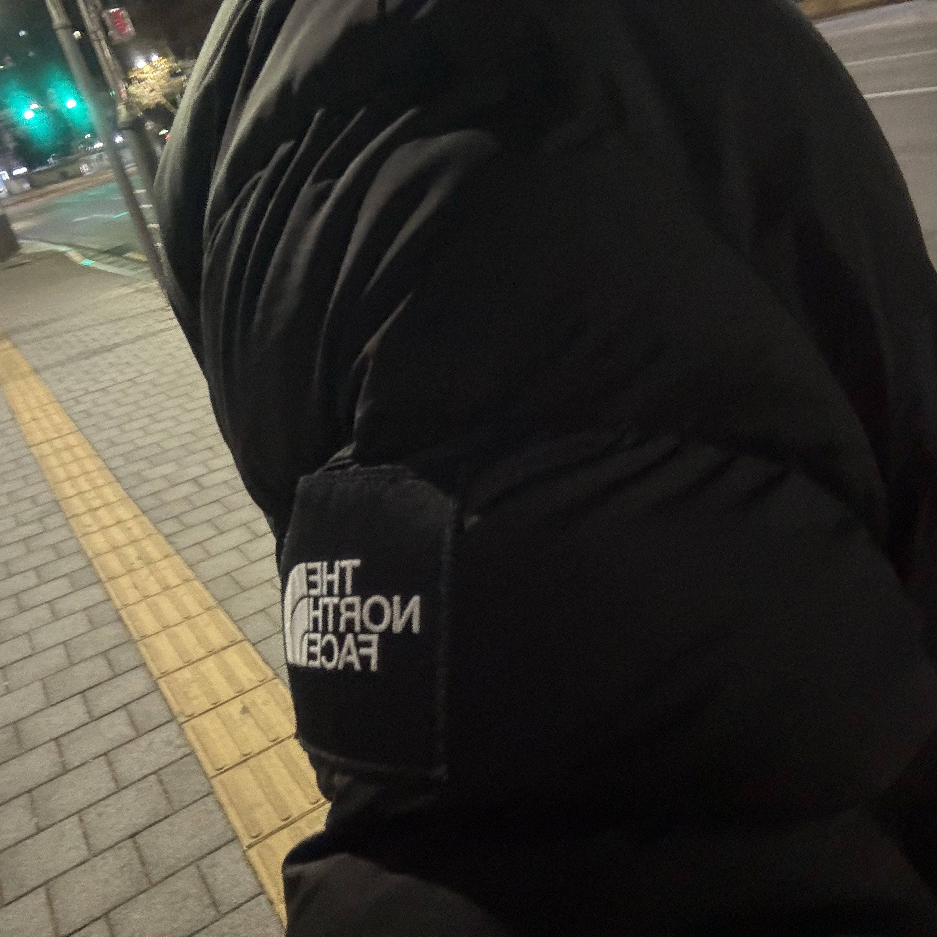 The North Face 1992 Nuptse Jacket Black 착용 스타일
