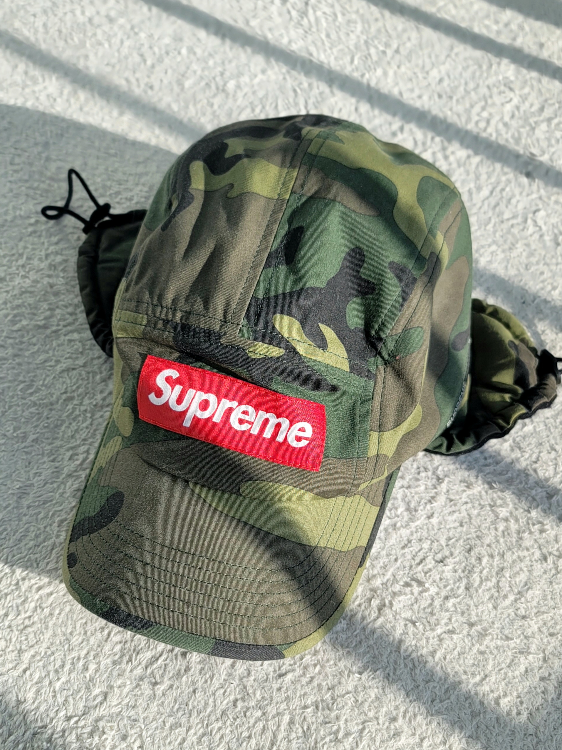 Supreme Packable Earflap Camp Cap Woodland Camo - 22FW 착용 스타일