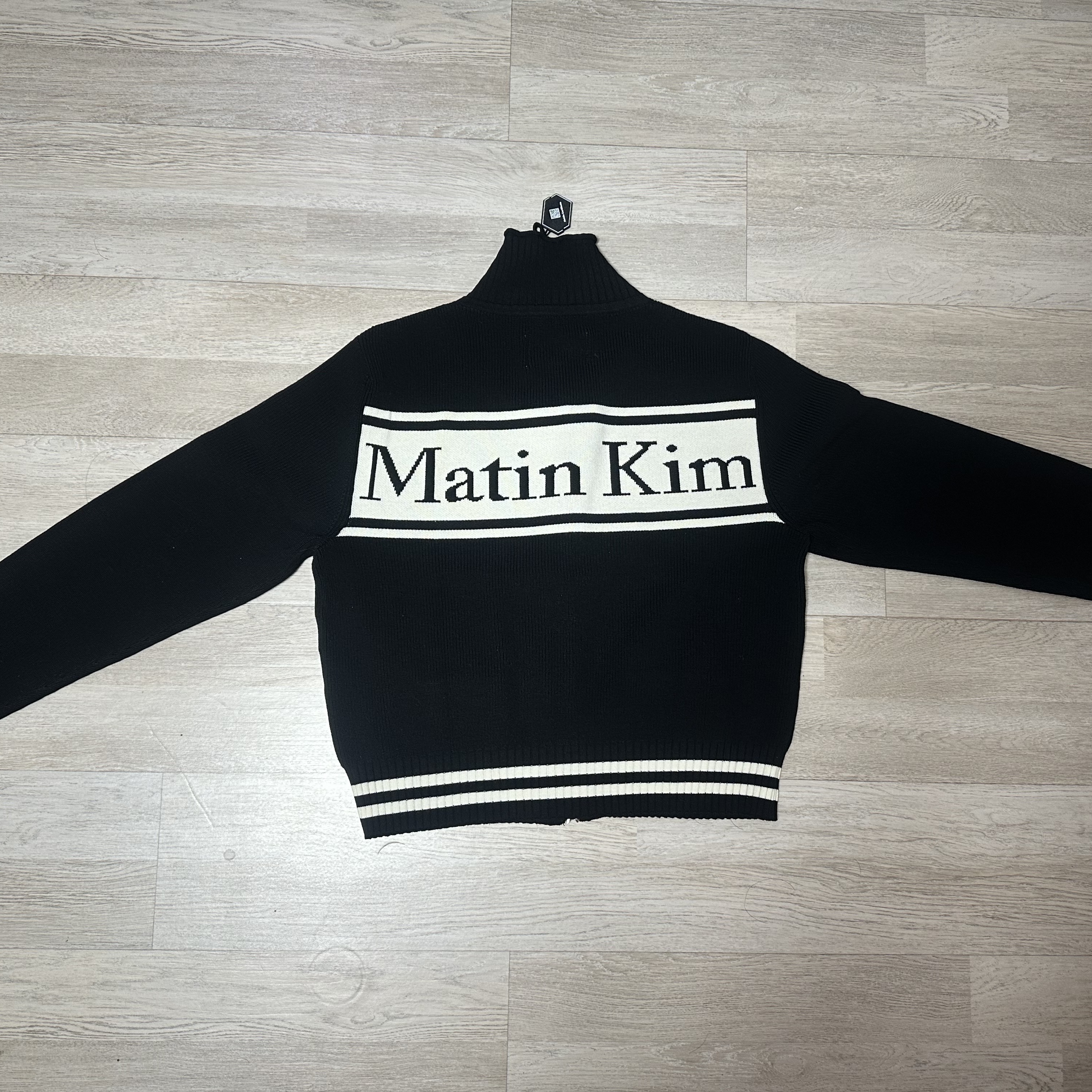 Matin Kim Spell Point Stripe Knit Cardigan Black 착용 스타일