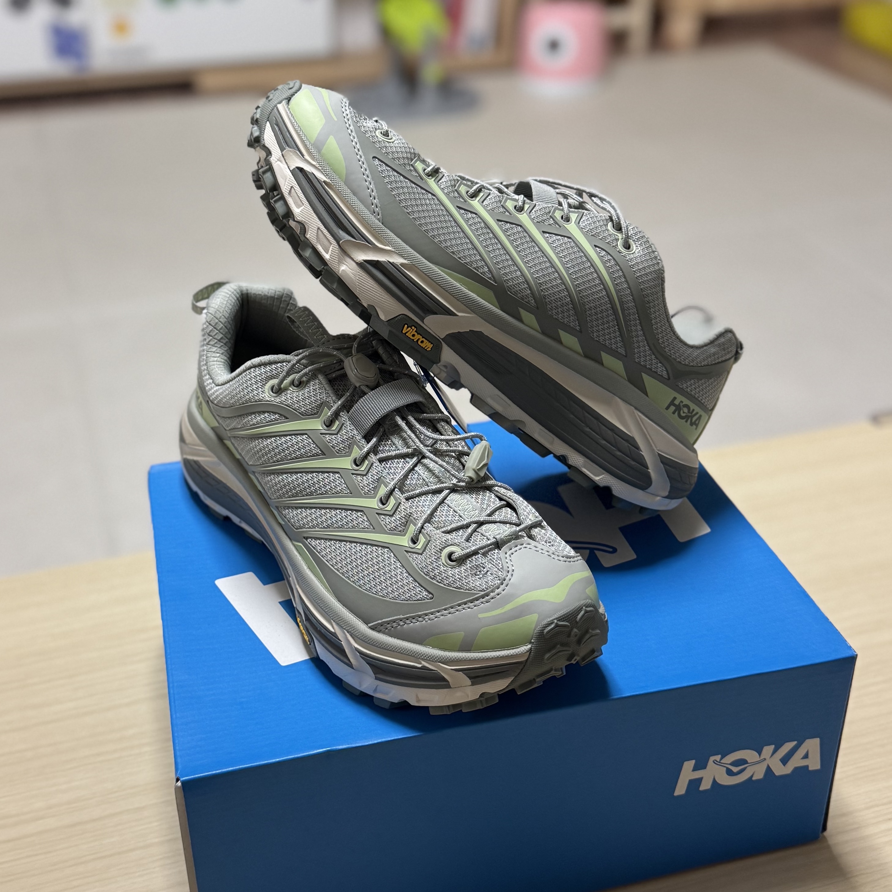 Hoka Mafate Three 2 Barely Seed Green 착용 스타일