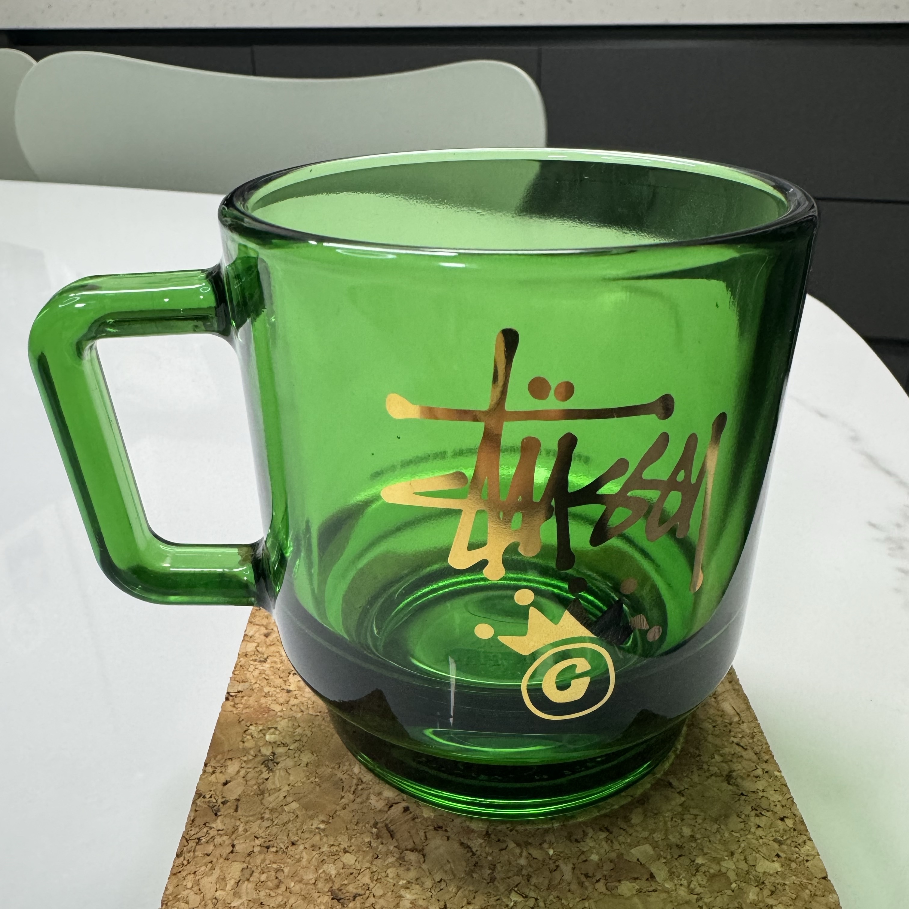 Stussy Stock Crown Logo Glass Mug Green 착용 스타일