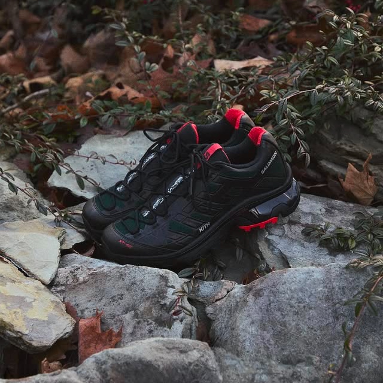 Salomon x Kith XT-4K Black Scarab 착용 스타일 - 1