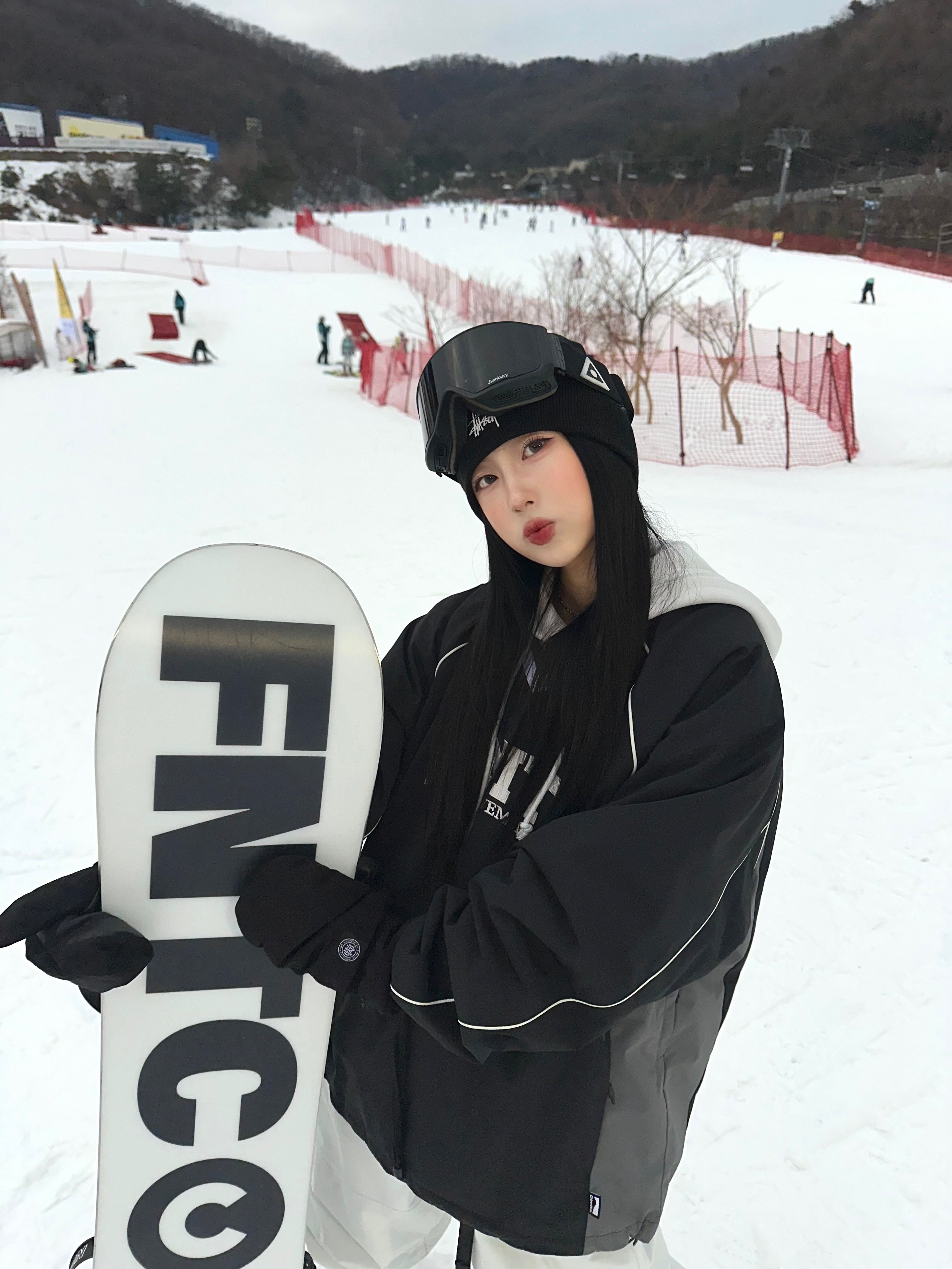 Stussy Basic Skullcap Beanie Black 착용 스타일