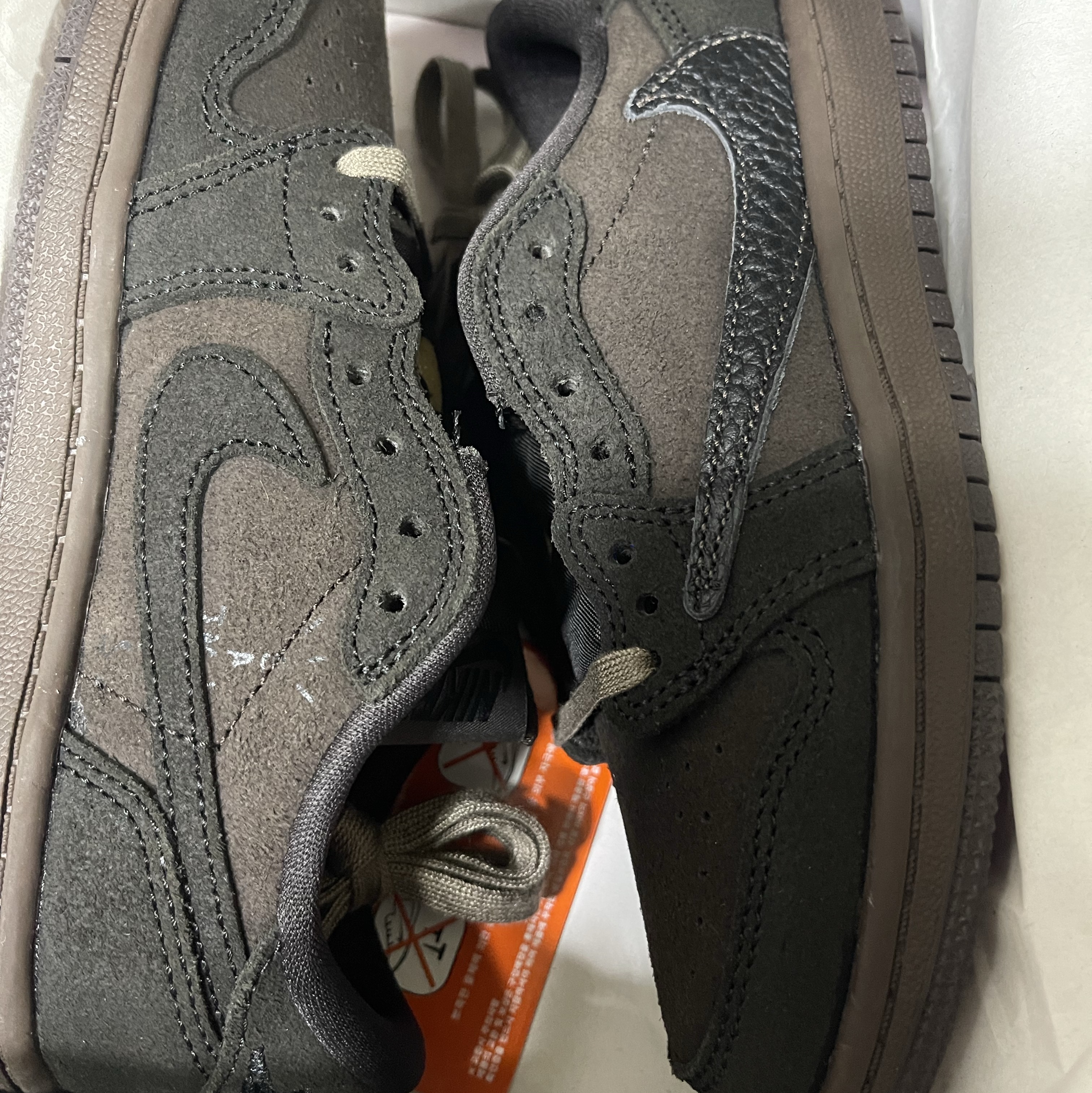 (PS) Jordan 1 x Travis Scott Retro Low OG SP Velvet Brown and Dark Mocha 착용 스타일