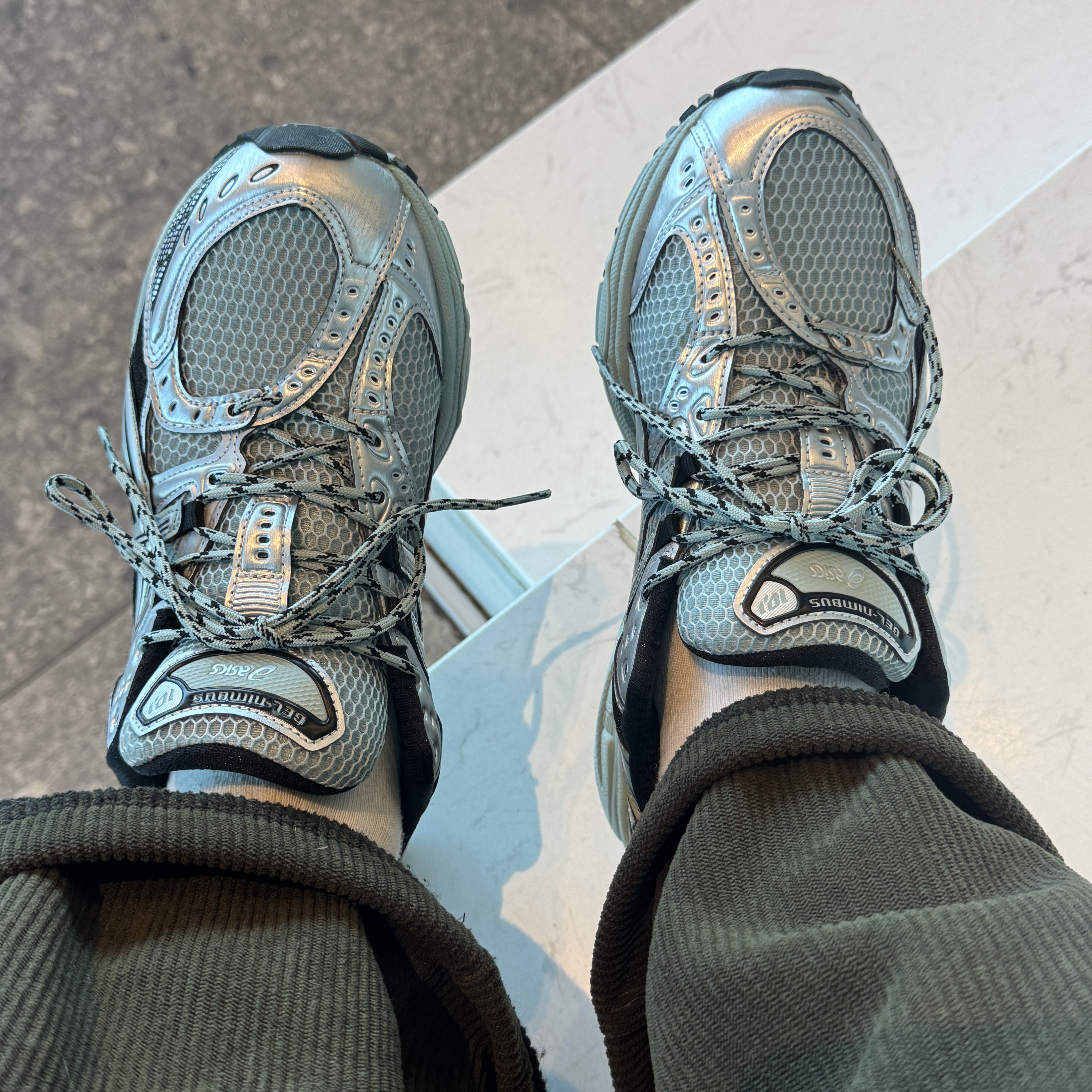 Asics Gel-Nimbus 10.1 Ocean Haze Pure Silver 착용 스타일 - 2