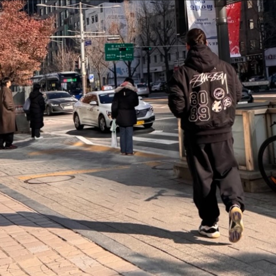 Nike x Stussy Reversible Jacket Black (FJ9153-010), Jordan 11 Retro Low Concord 착용 스타일 - 1