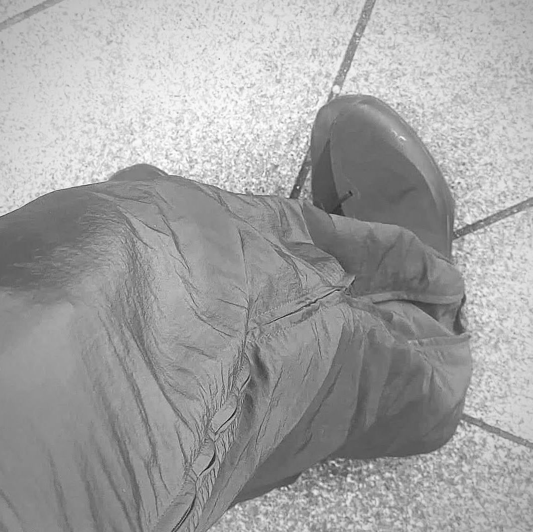 On Running x Post Archive Faction (Paf) Cloudventure Peak All Black 착용 스타일