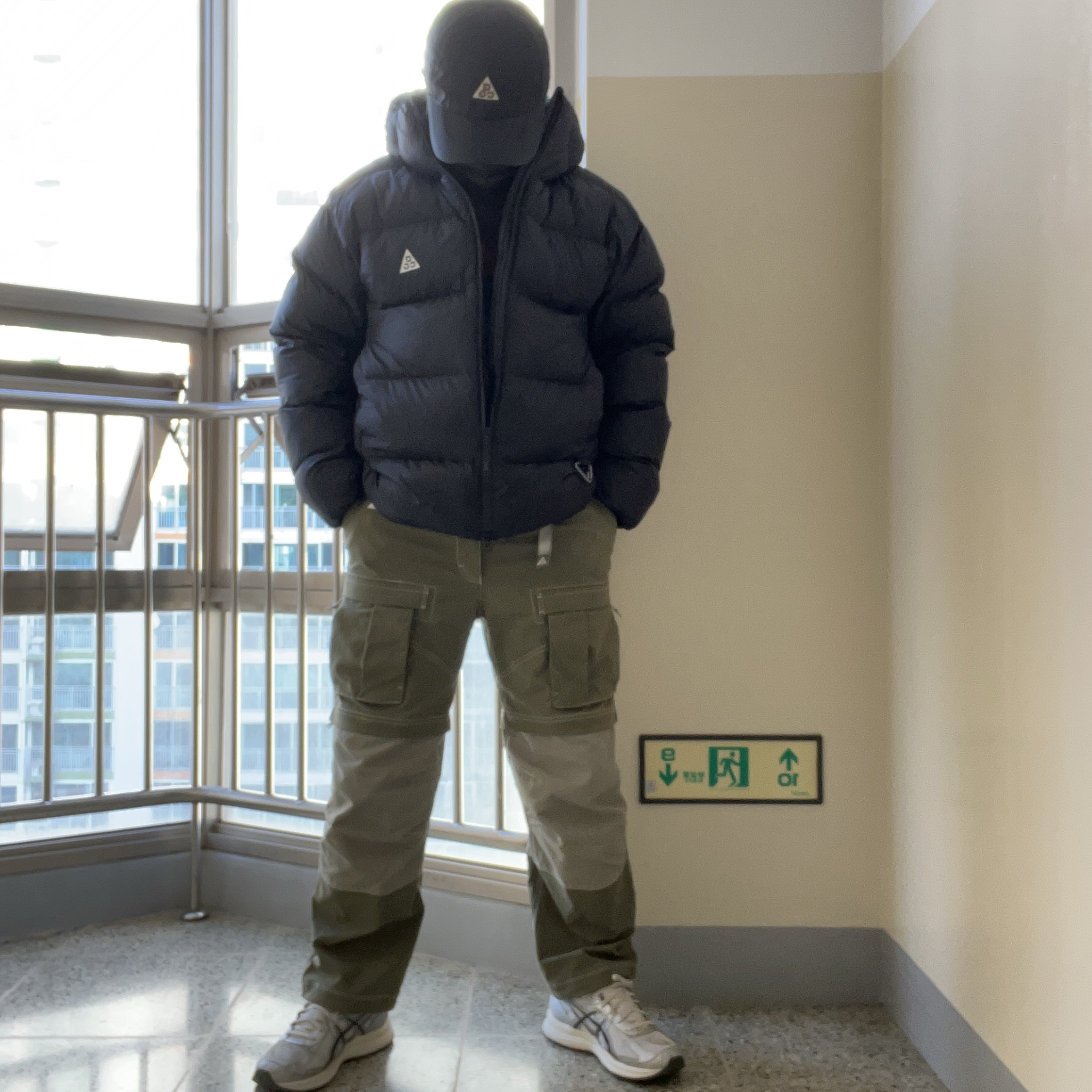 Asics Jog 100 S White Black - 2E Wide, Nike ACG Smith Summit Cargo Pants Medium Olive - Asia 착용 스타일